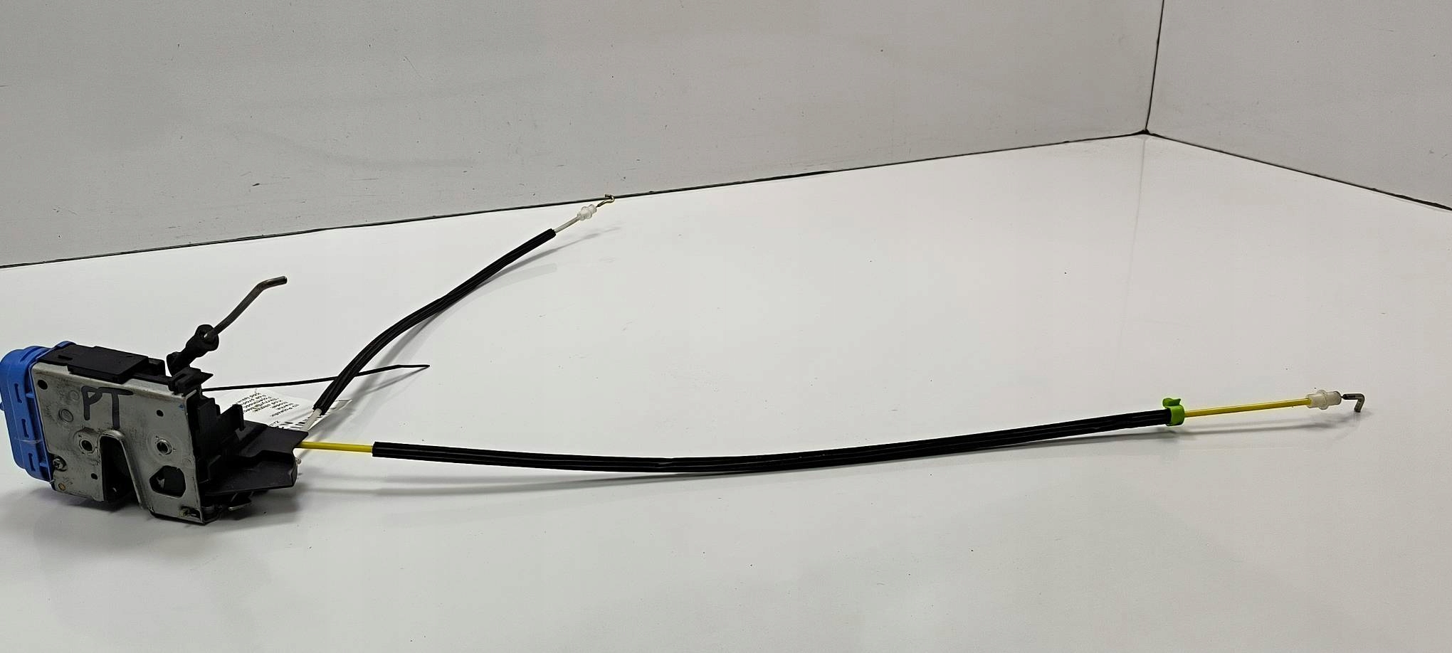 lock door right rear part 8D0839015A VOLKSWAGEN PASSAT B5