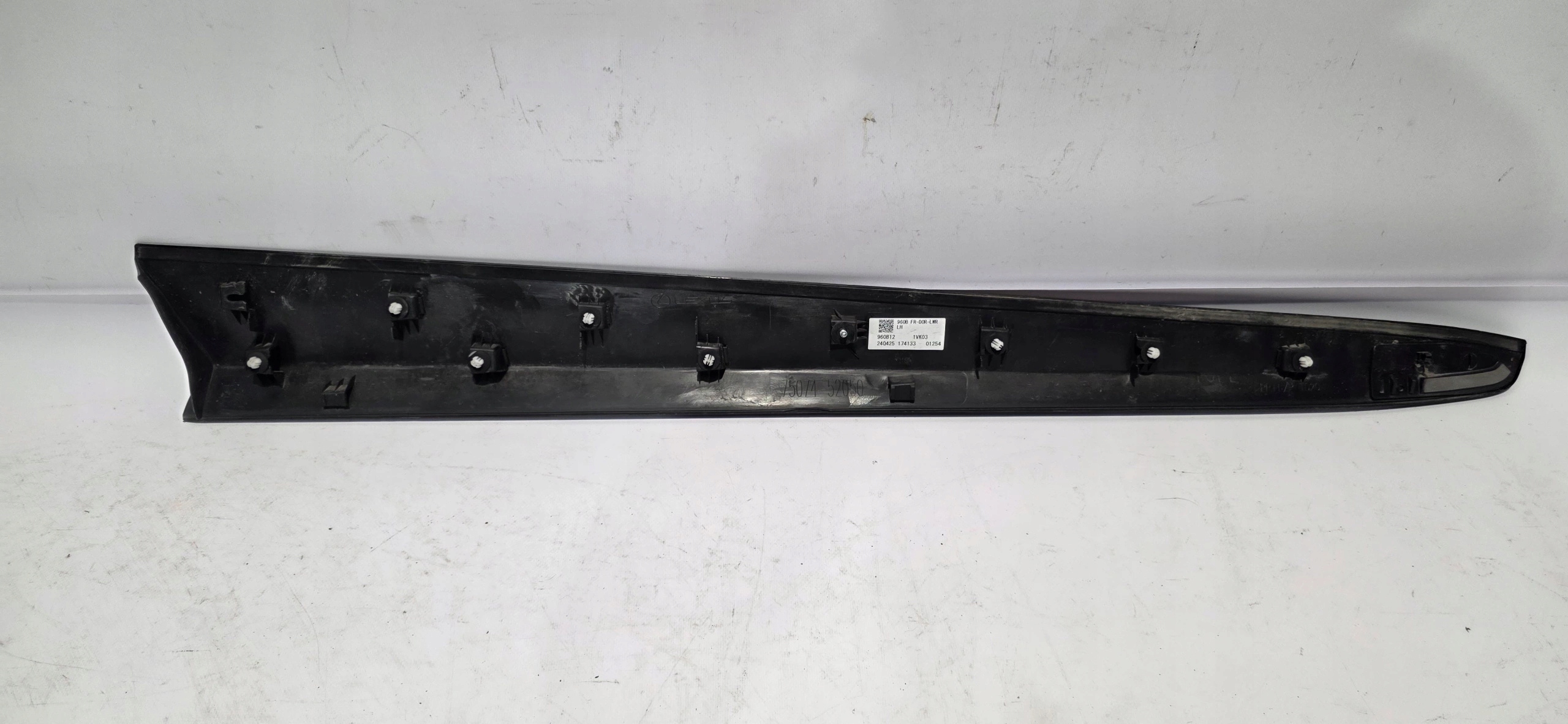 moulding door left front LEXUS LBX 23- original 75074-52050