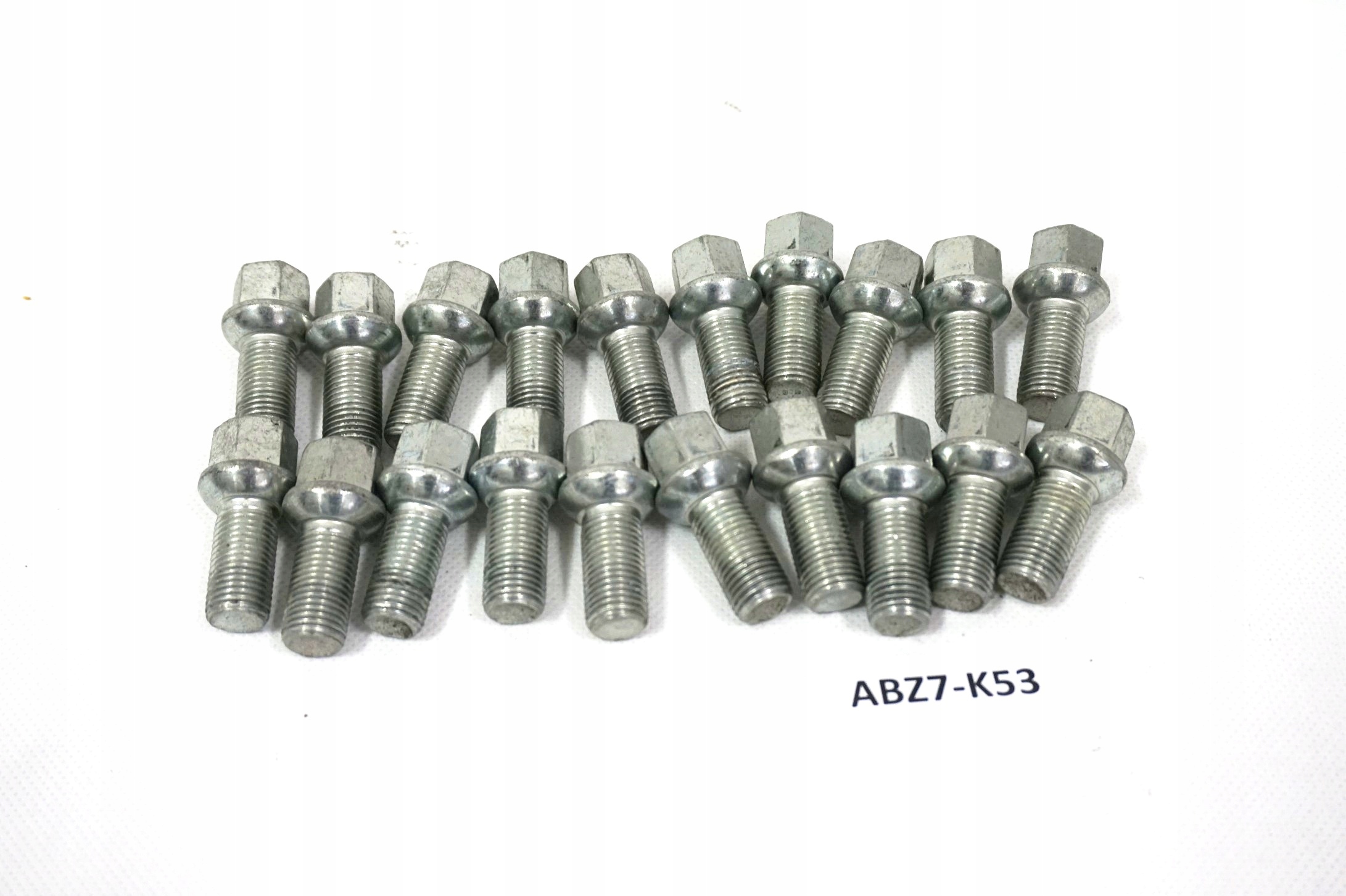 Комплект колесных болтов VW PASSAT B8 LIFT