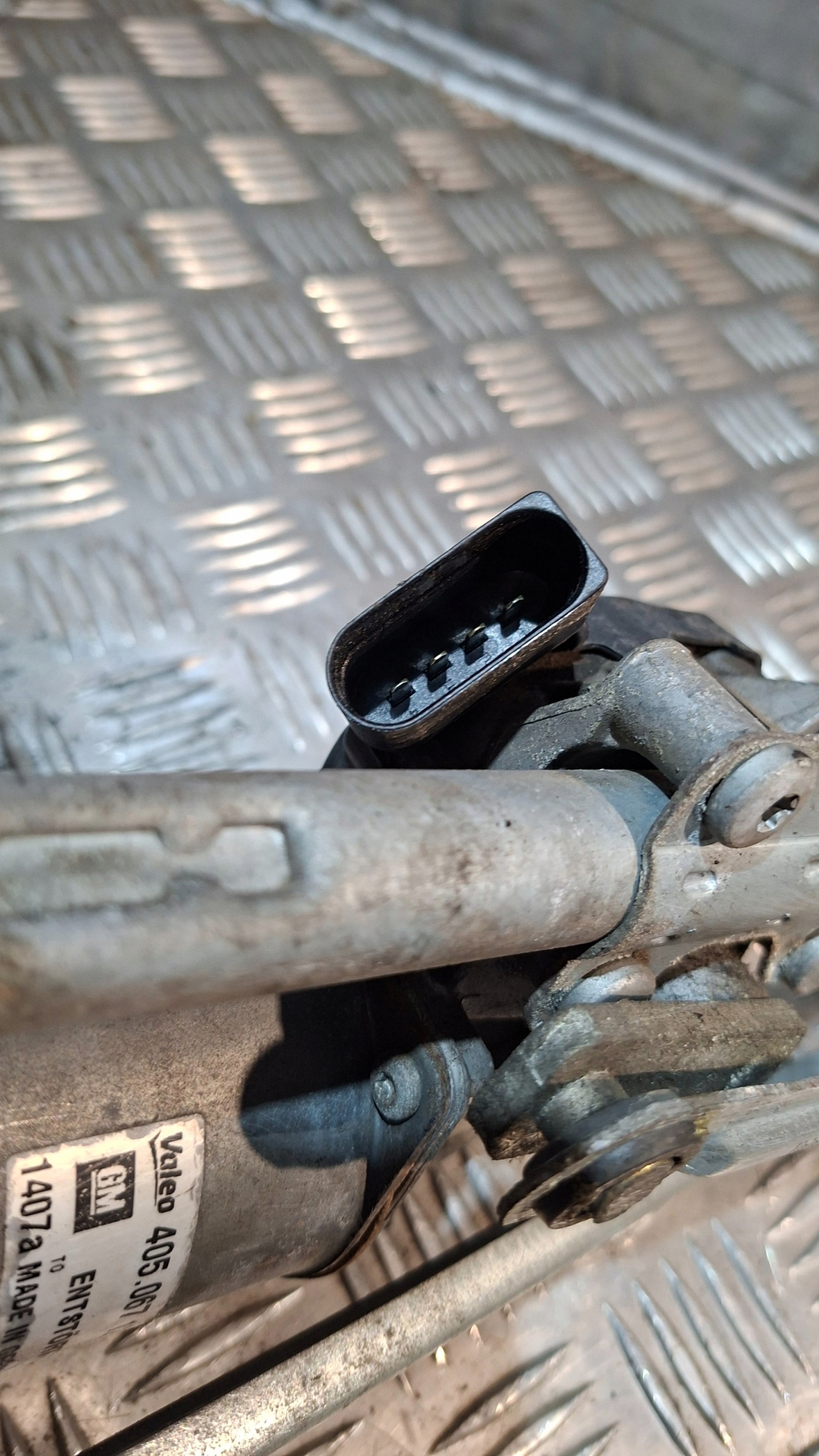 wiper mechanism front OPEL CORSA D