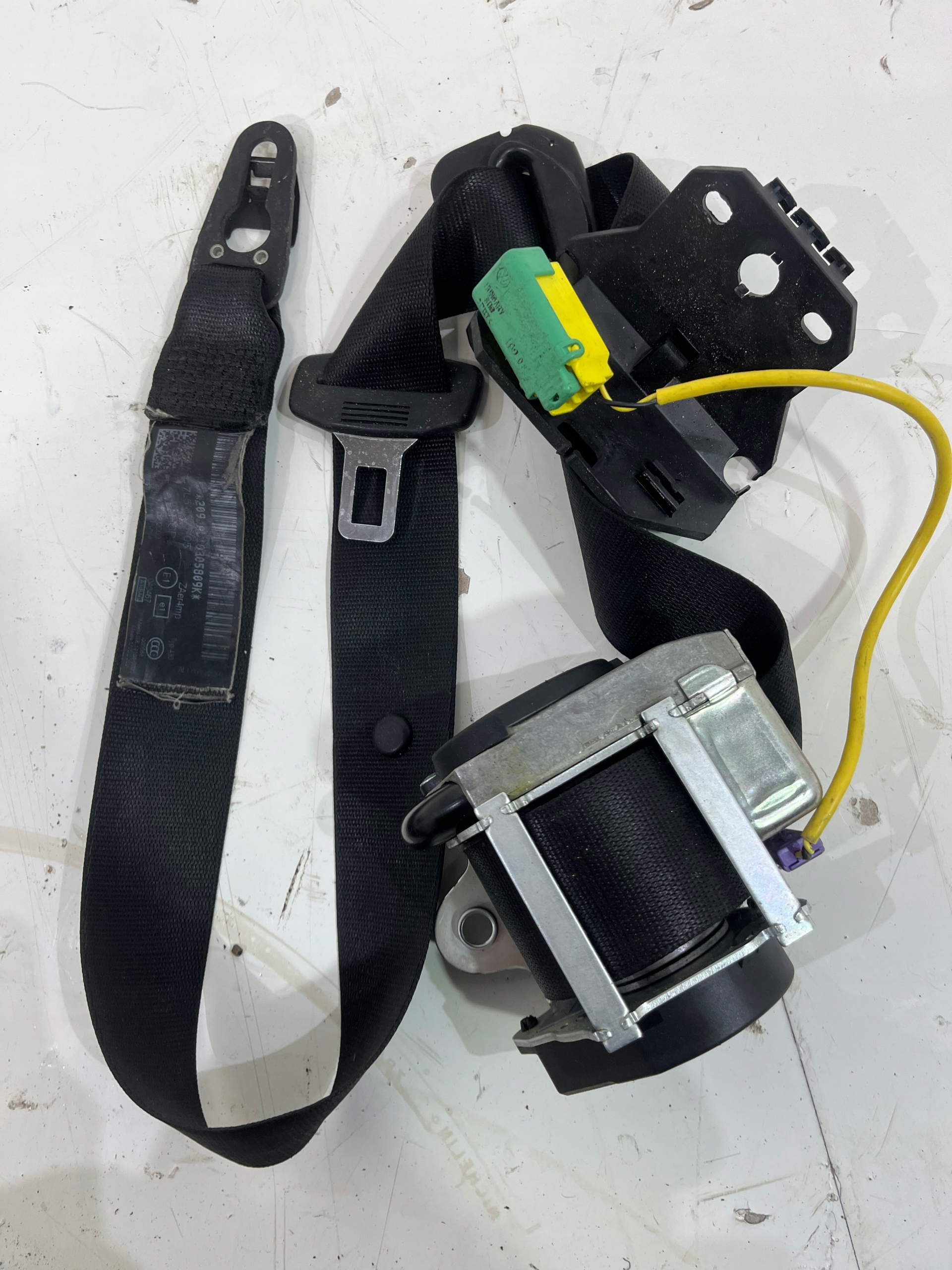 |0000000000000 - ПЕРЕДНИЙ ЛЕВЫЙ РЕМЕНЬ VW TOUAREG 7L 7L5857705