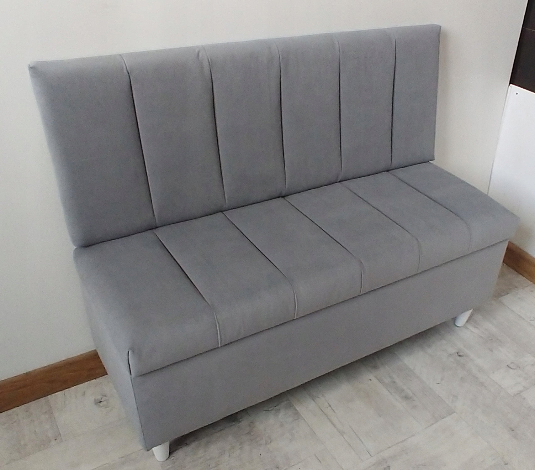 P5 PUF PIKOWANY Z POJEMNIKIEM - 100 cm. + PANEL NA ŚCIANĘ Szerokość mebla 100 cm