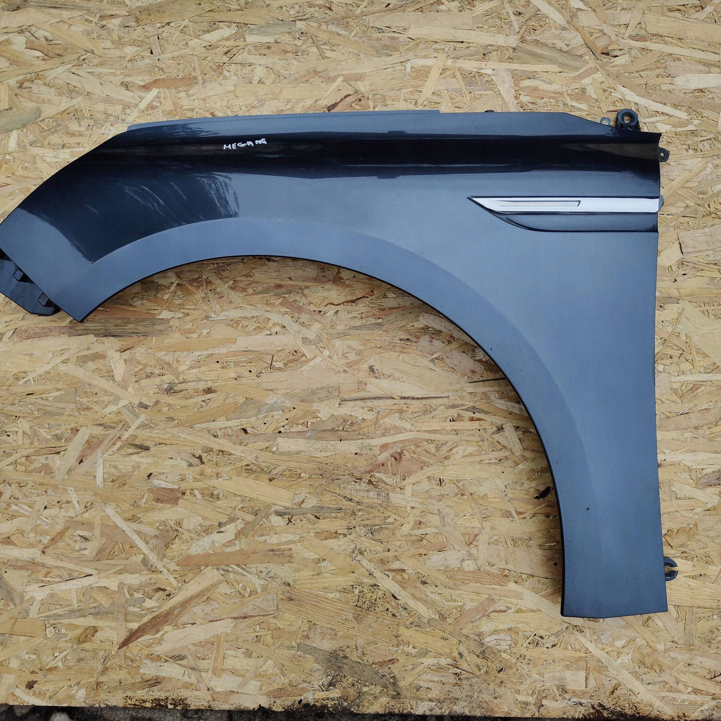 Renault Megane IV fender left front