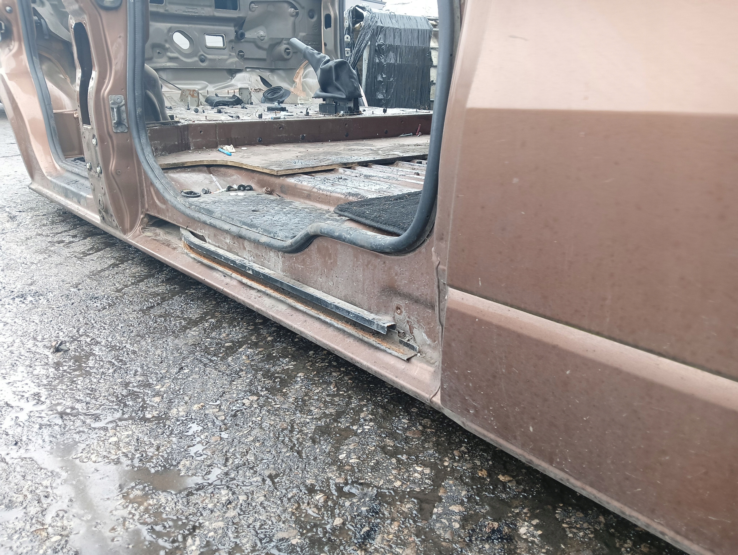 threshold left pillar central OPEL VIVARO B TRAFIC III TALENTO KOD LAKIERU L41R