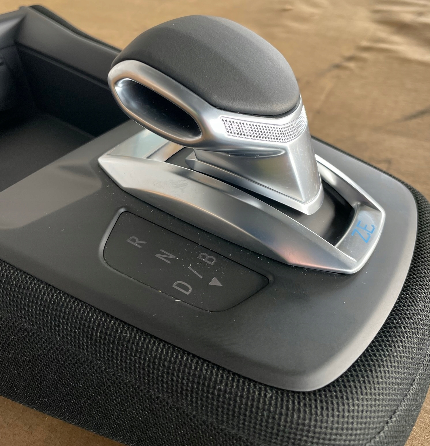 RENAULT ZOE II GEAR LEVER TRIM