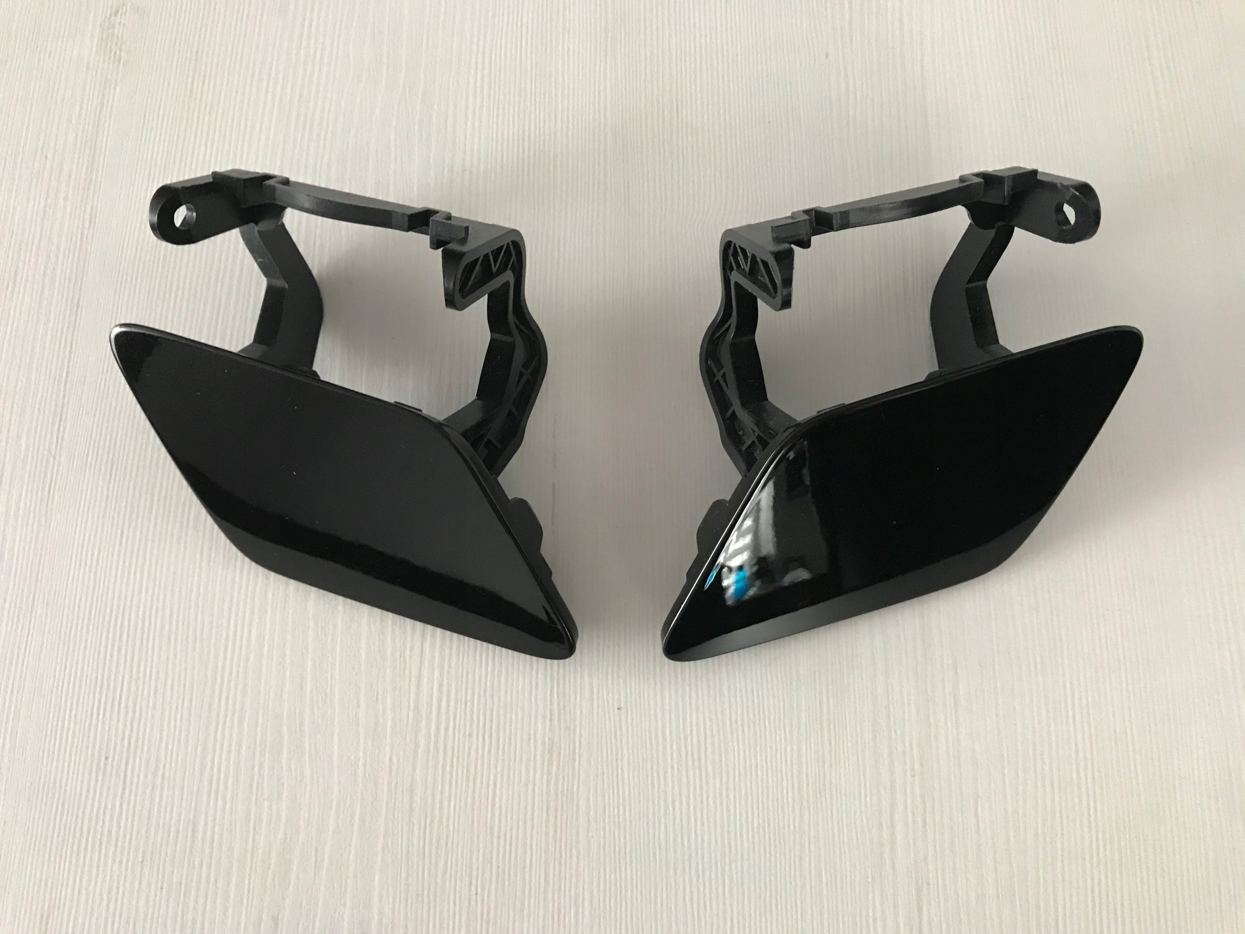 8W0955275 8W0955276 - AUDI A4 B9 BASIS 15-19 кришки омивача OE