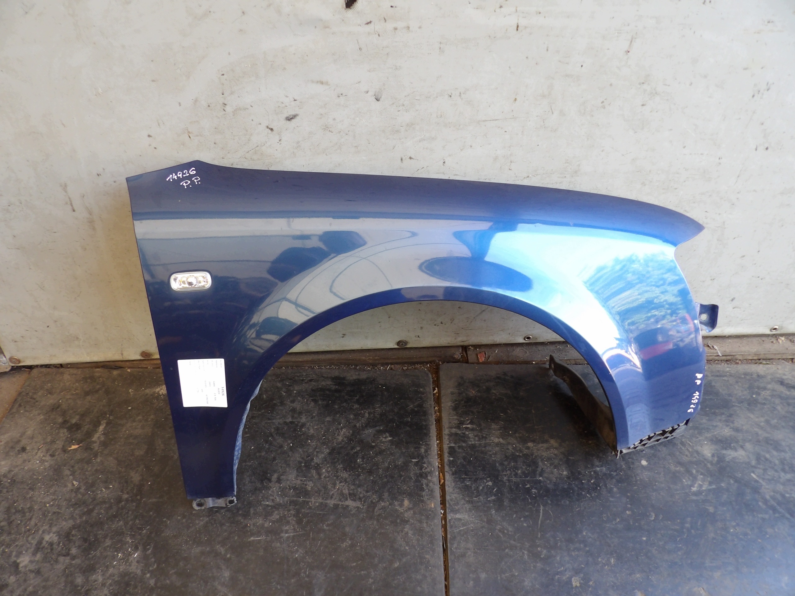 Audi A4 B6 fender front right LZ5C
