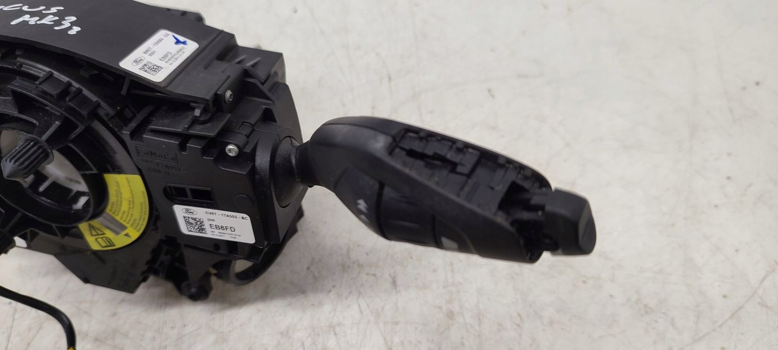 steering wheel levers and controls ring zwijak Ford Focus MK3