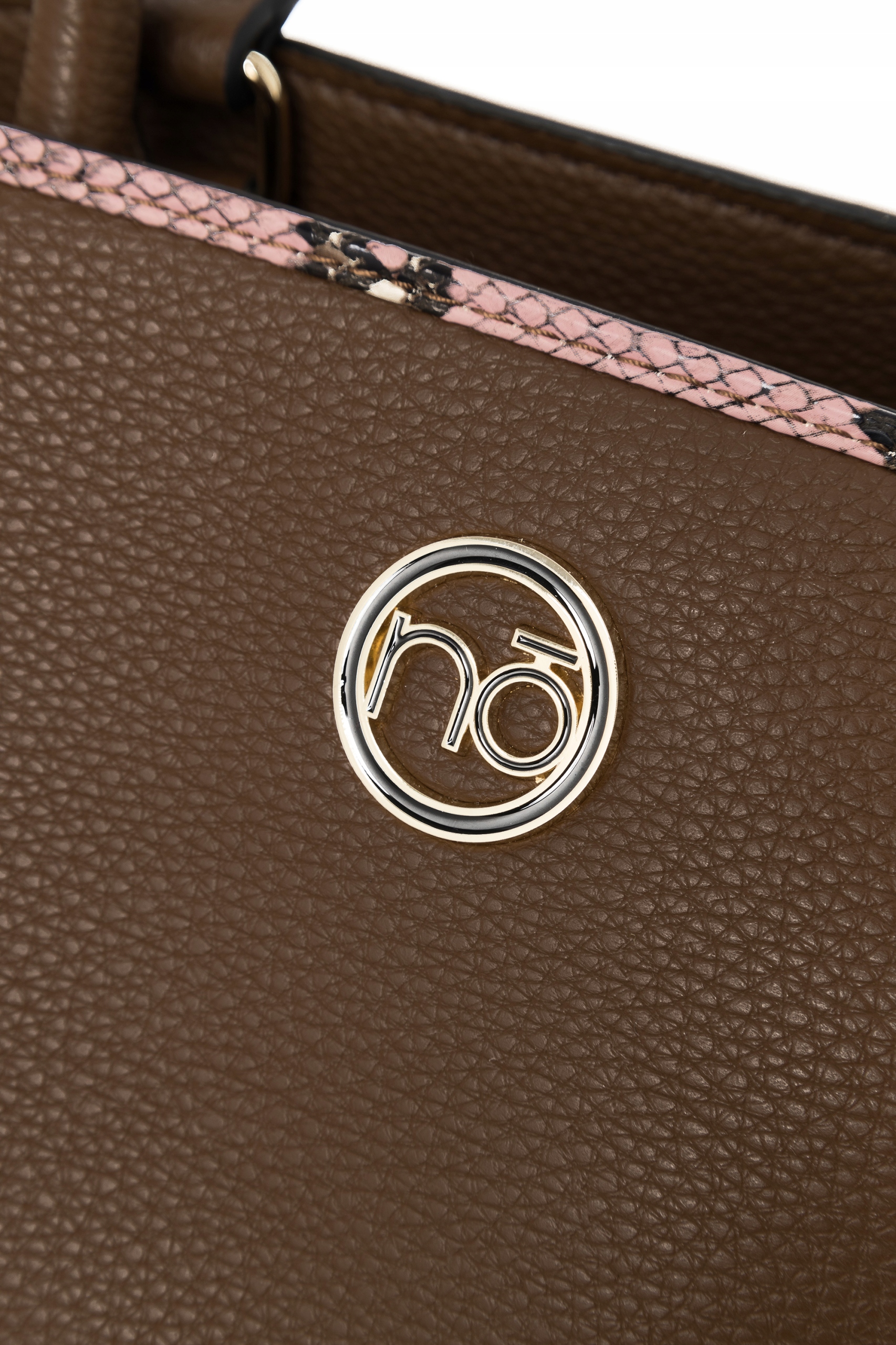 DAMSKA TOREBKA KUFEREK NOBO Z WĘŻOWYMI LAMÓWKAMI BRĄZOWA ELEGANCKA Model NBAG-R1680-CM17