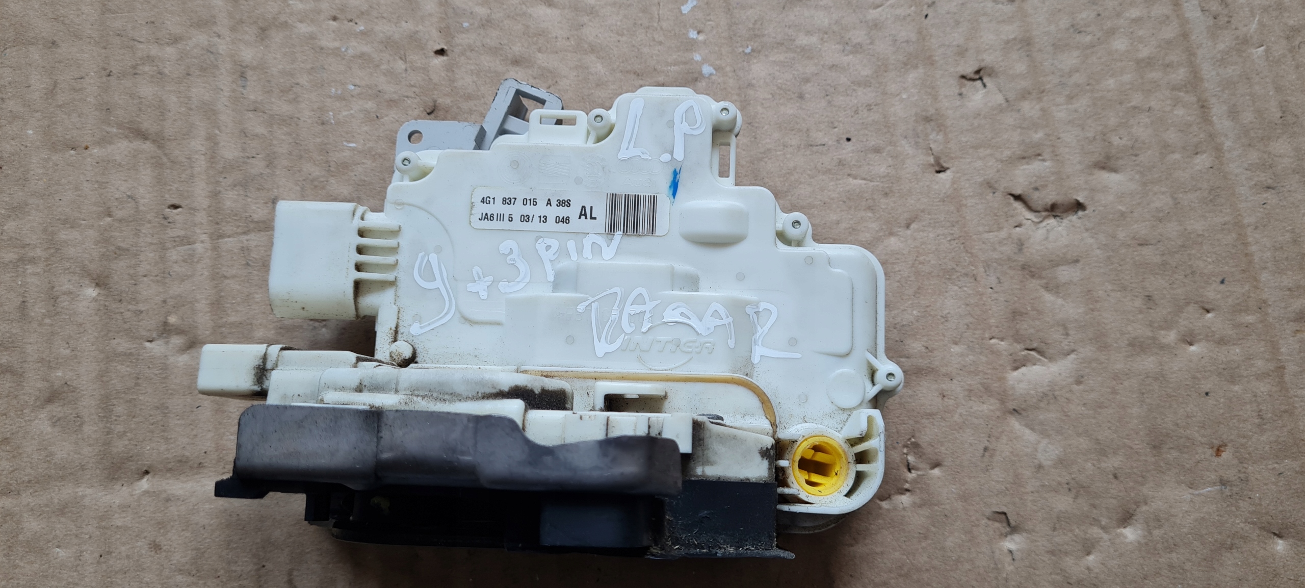 S6 C7 4G A6 ZAMEK DRZWI LEWY PRZÓD 9 PIN +3 PIN POD RADAR 4G1837015A A7 4G