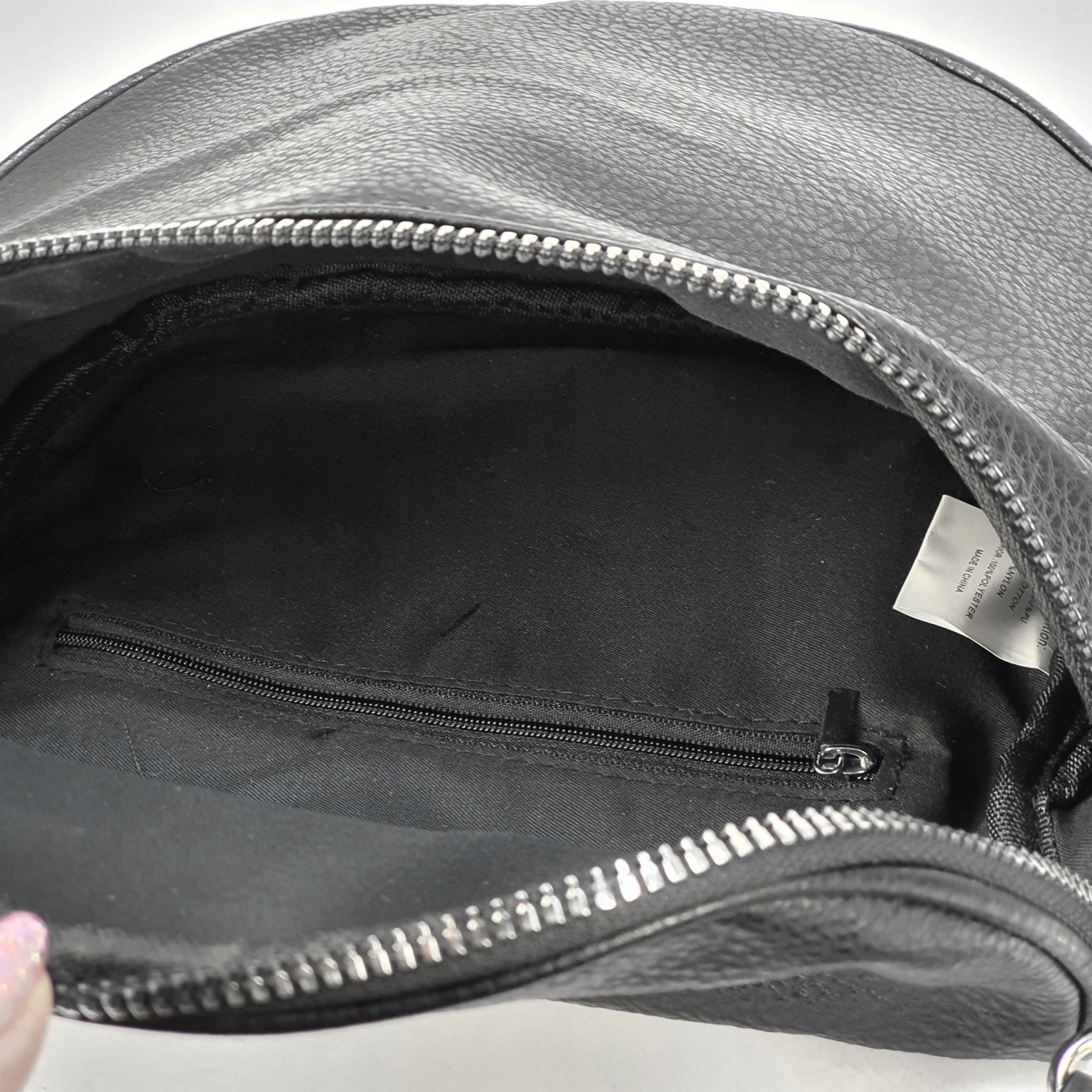 LISTONOSZKA TOREBKA DAMSKA DUŻA POJEMNA NERKA SASZETKA CROSSBODY NA PASKU Wzór dominujący bez wzoru