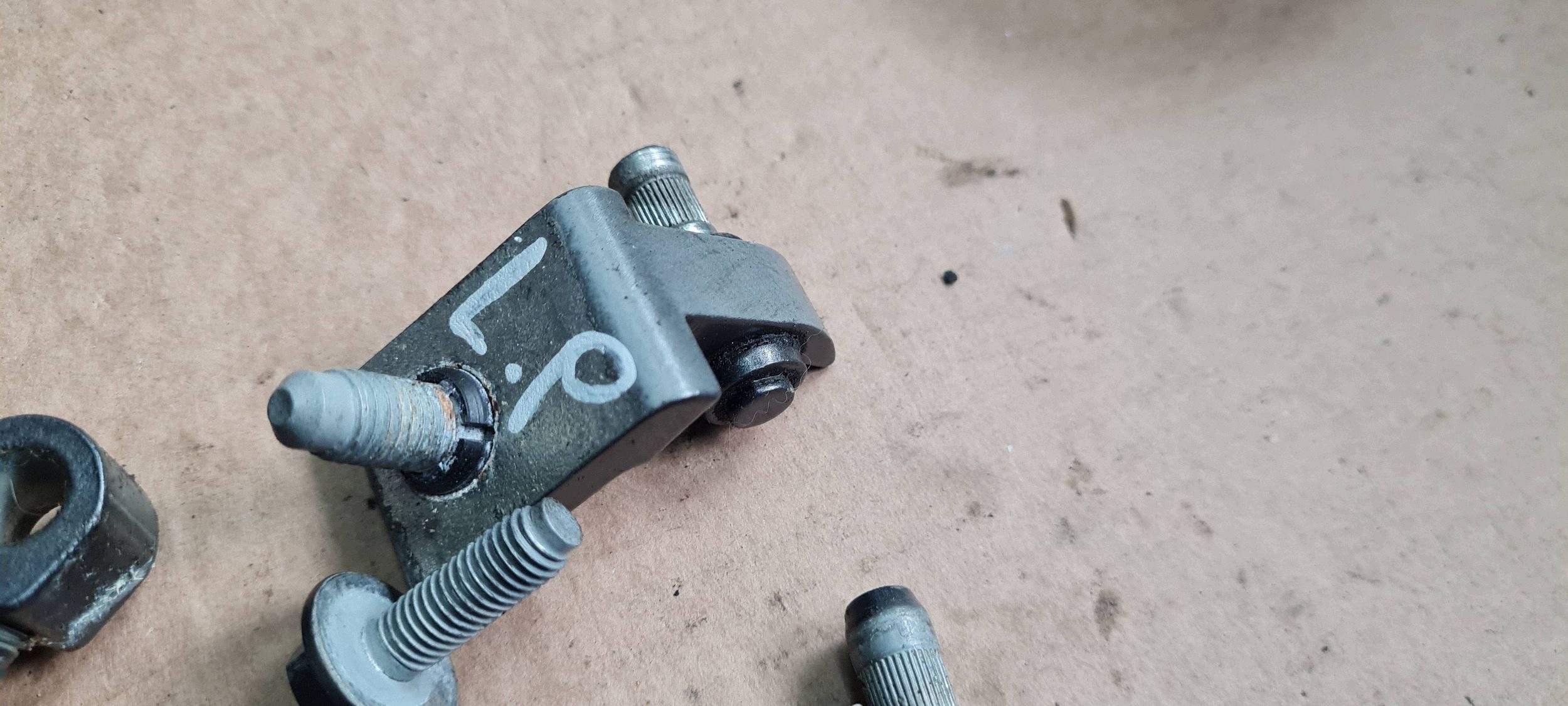 A5 8T LIFT hinge hinges door left left front SPORTBACK LX7R 8K0831401B
