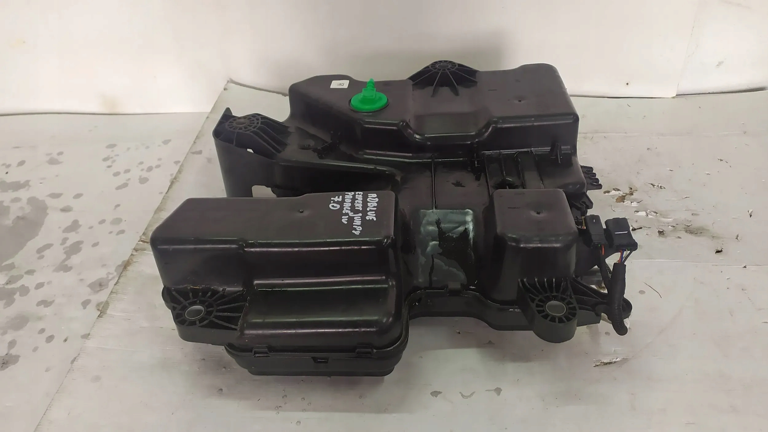 ZBIORNIK PŁYNU ADBLUE TOYOTA PROACE IV Citroen Jumpy