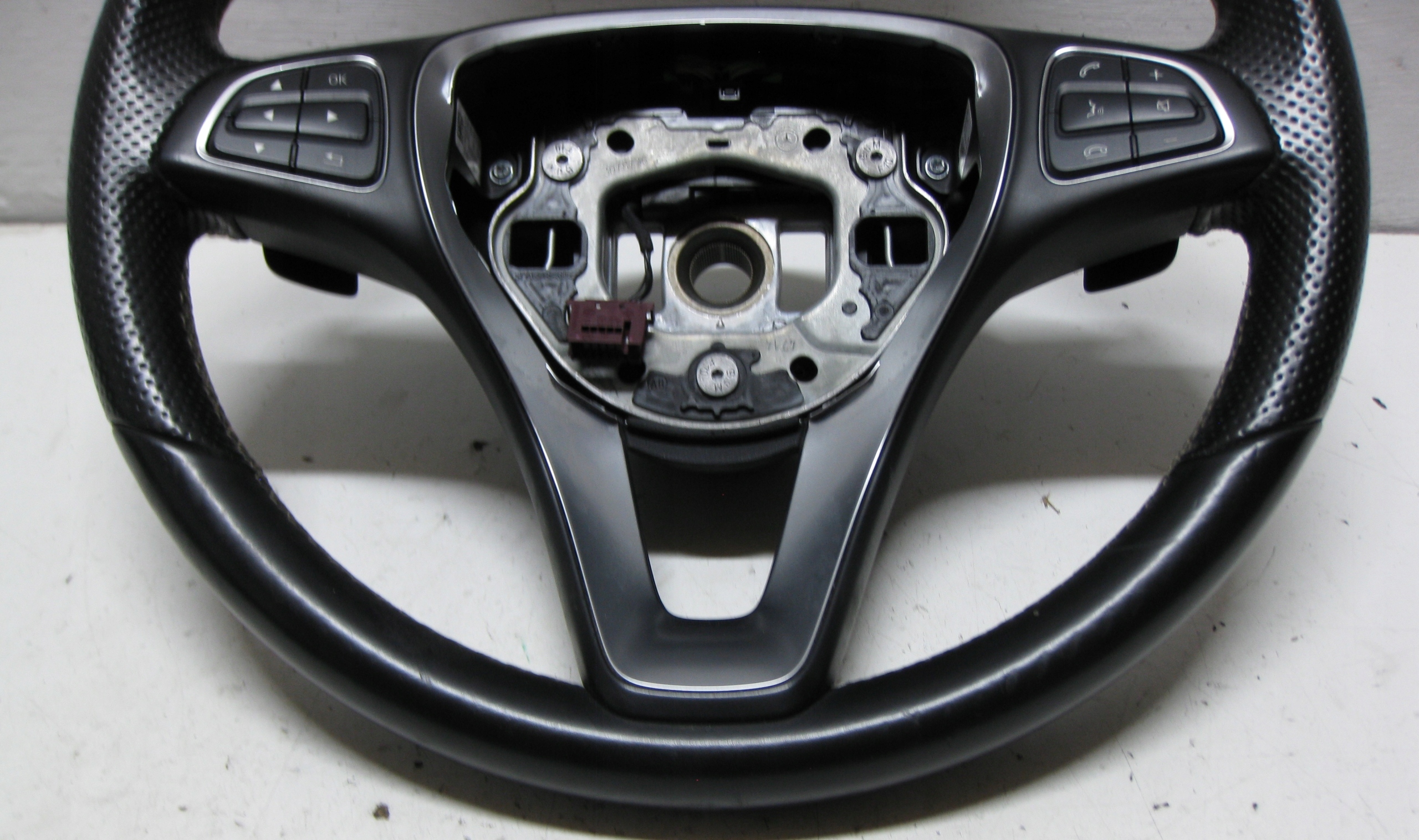 MERCEDES W246 2.2 CDI 14R volant cuir MULTI avec la direction