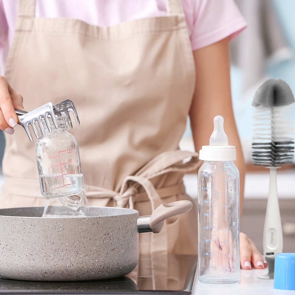 AKUKU SZCZOTKA DO MYCIA BUTELEK SMOCZKÓW z przyssawką 2w1 Marka Akuku