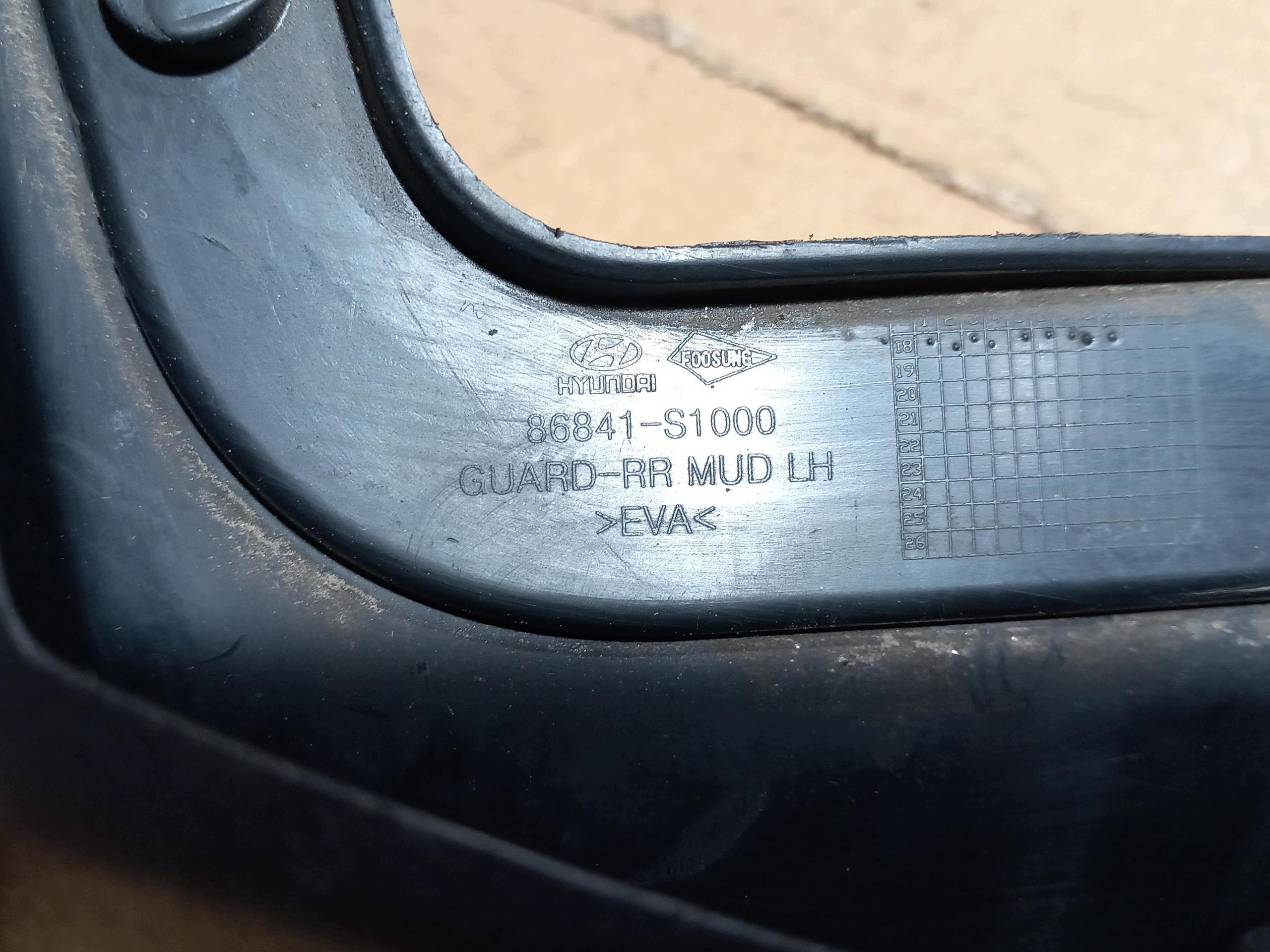 HYUNDAI SANTA FE IV 18- mudguard flap front left front cover 86841-S1000 OEM