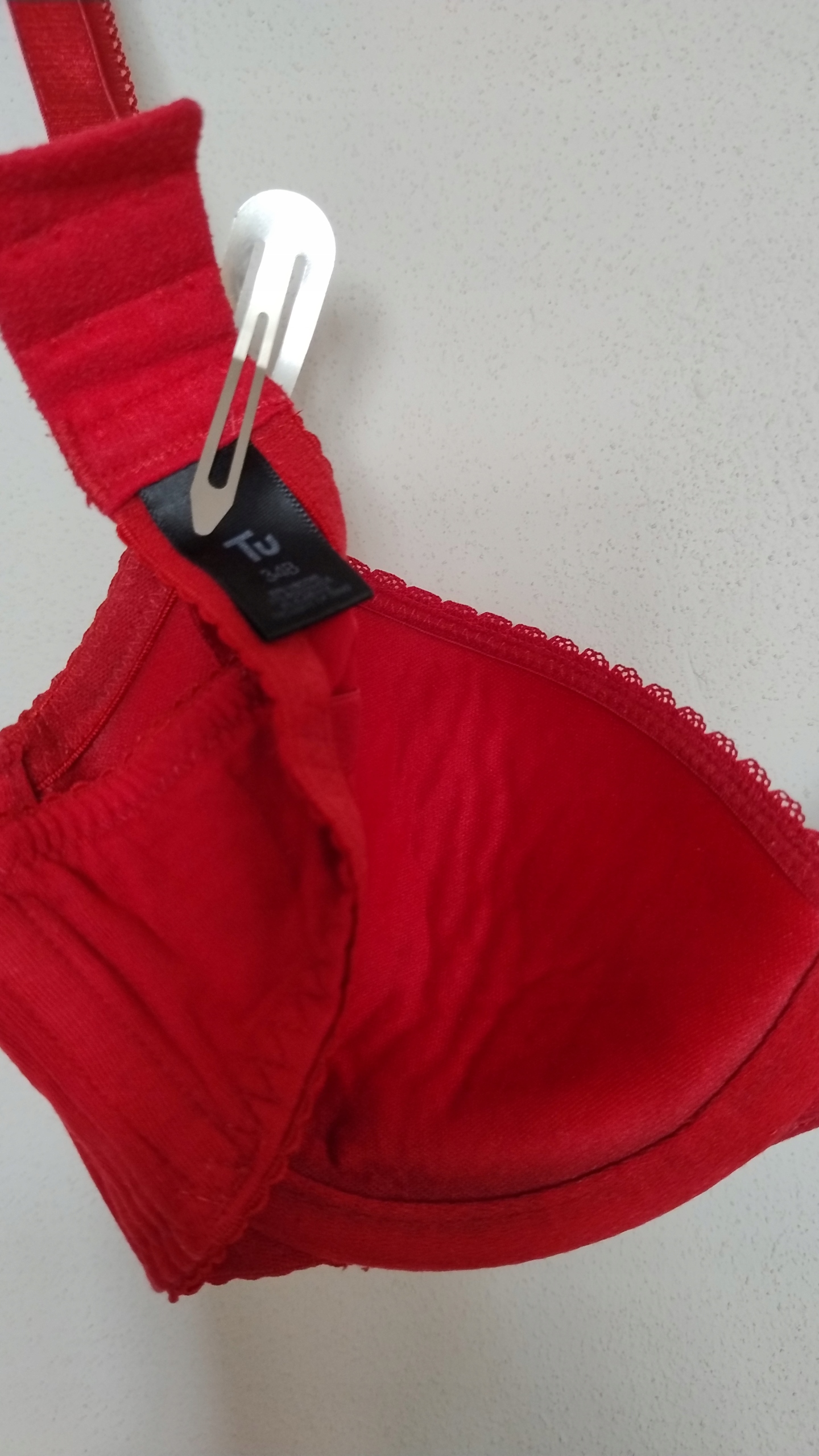 __ 75 B __ BIUSTONOSZ USZTYWNIANY __CZERWONY __ Rozmiar 75B