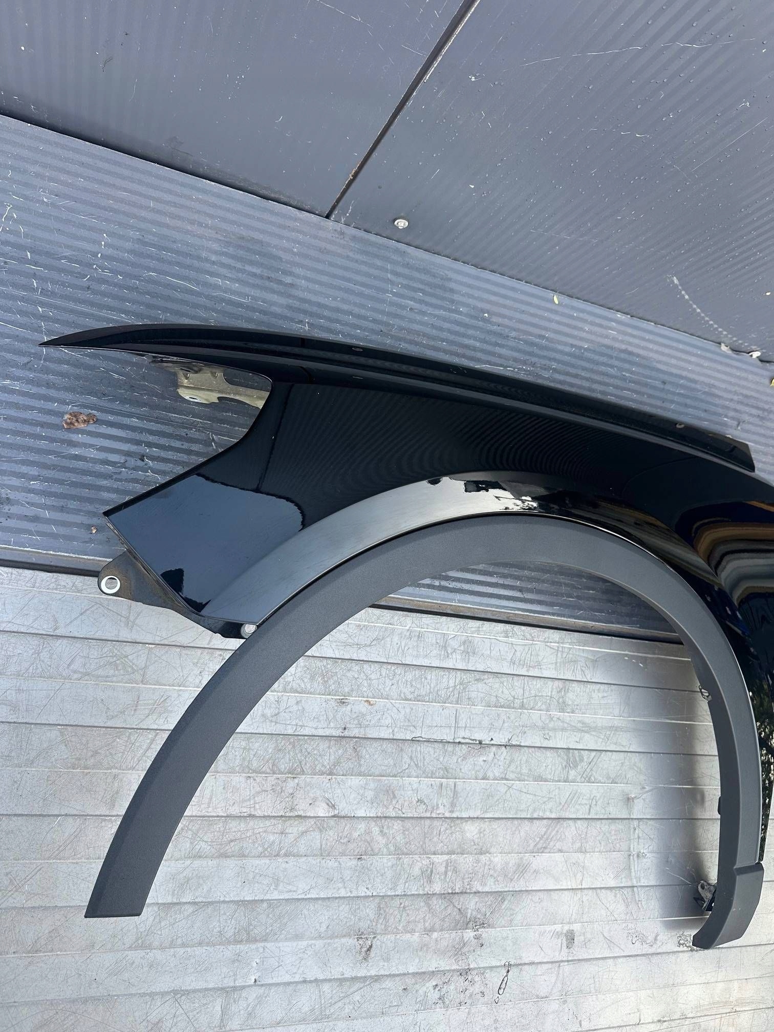 AUDI Q3 83A fender front left complete DEMONTAZ