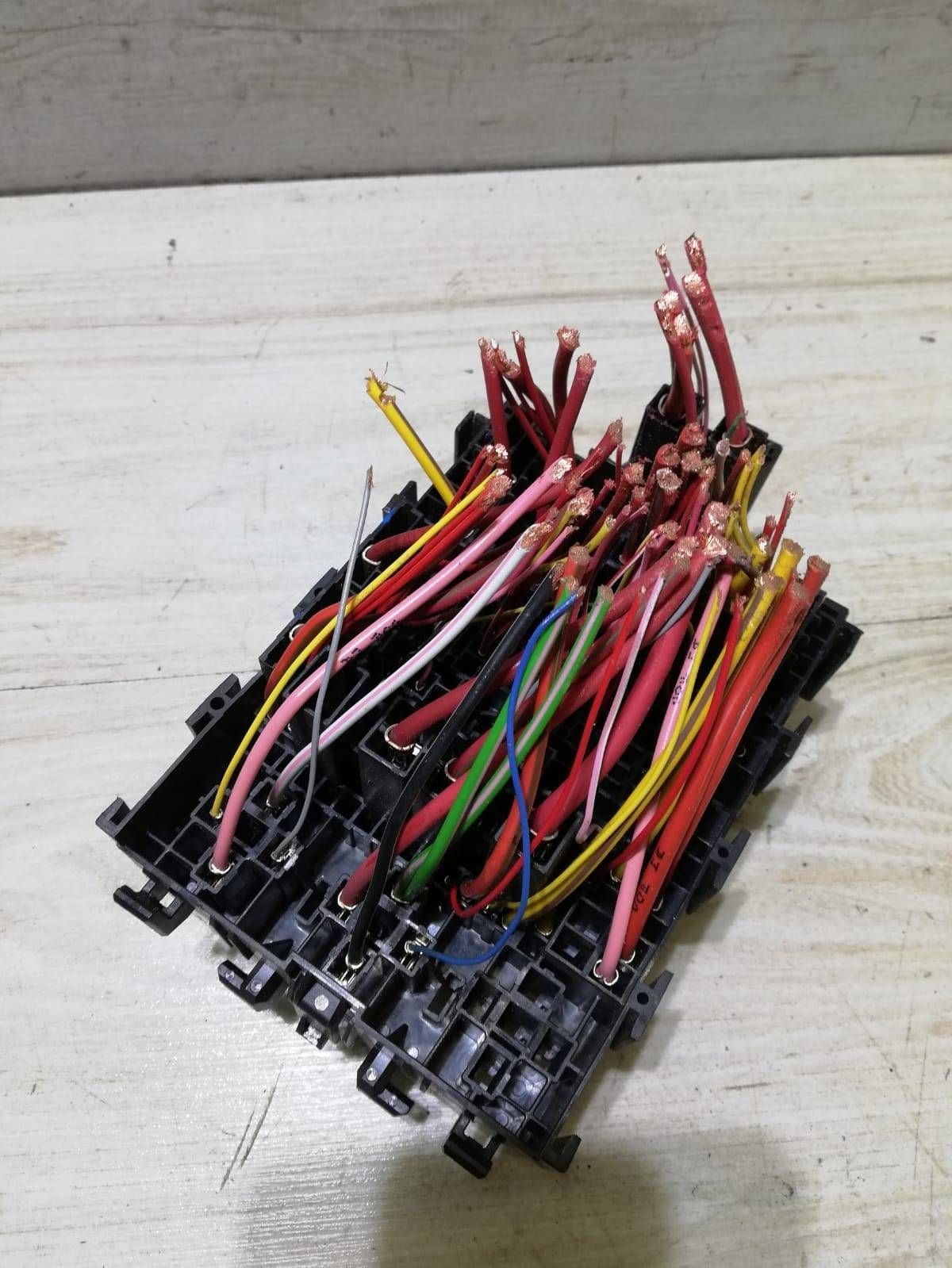 Module fusibles Dacia Jogger 252367589R