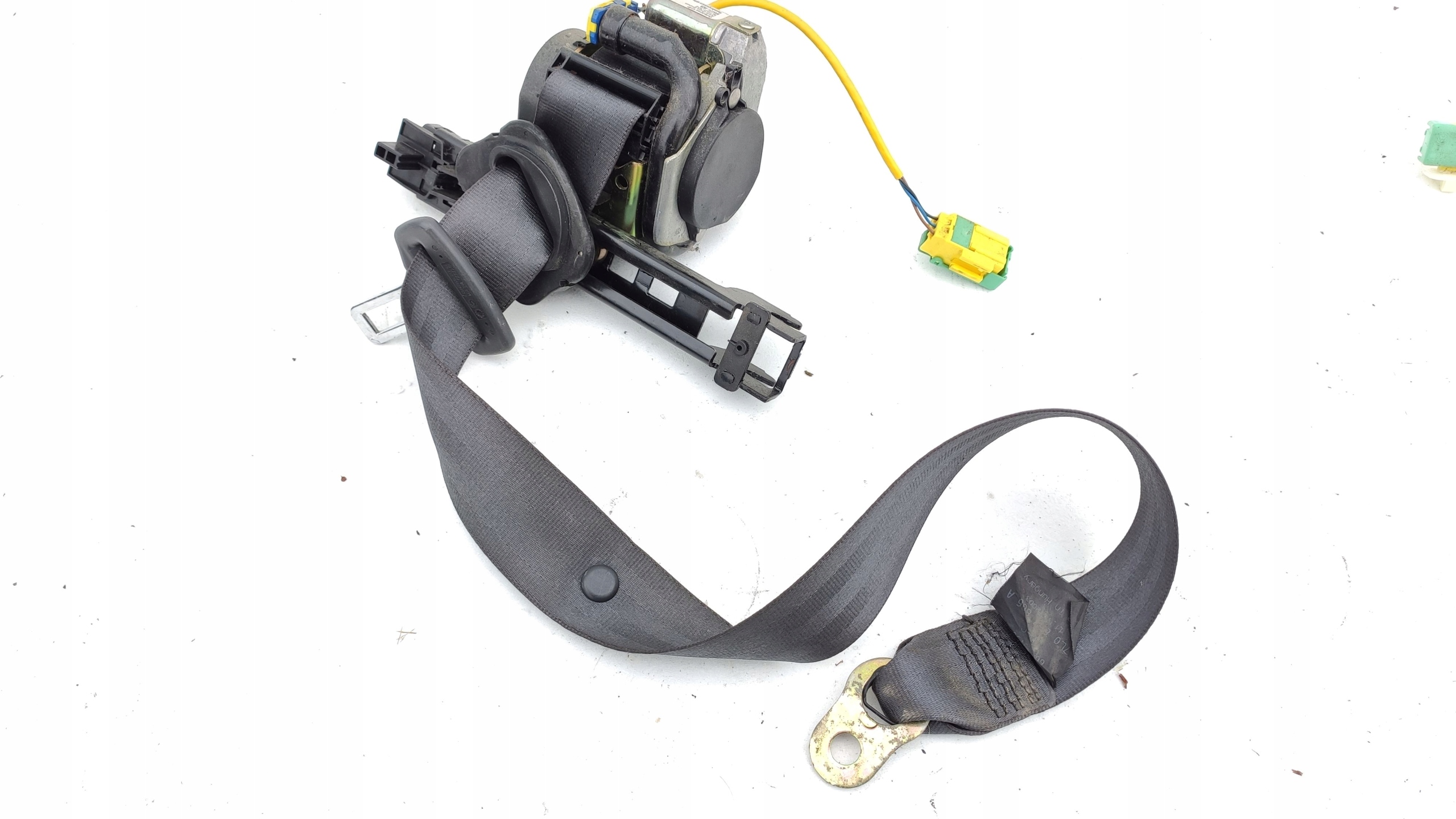 7L0857806A - VW TOUAREG 7L РЕМЕНЬ БЕЗОПАСНОСТИ ПРАВЫЙ ЗАДНИЙ