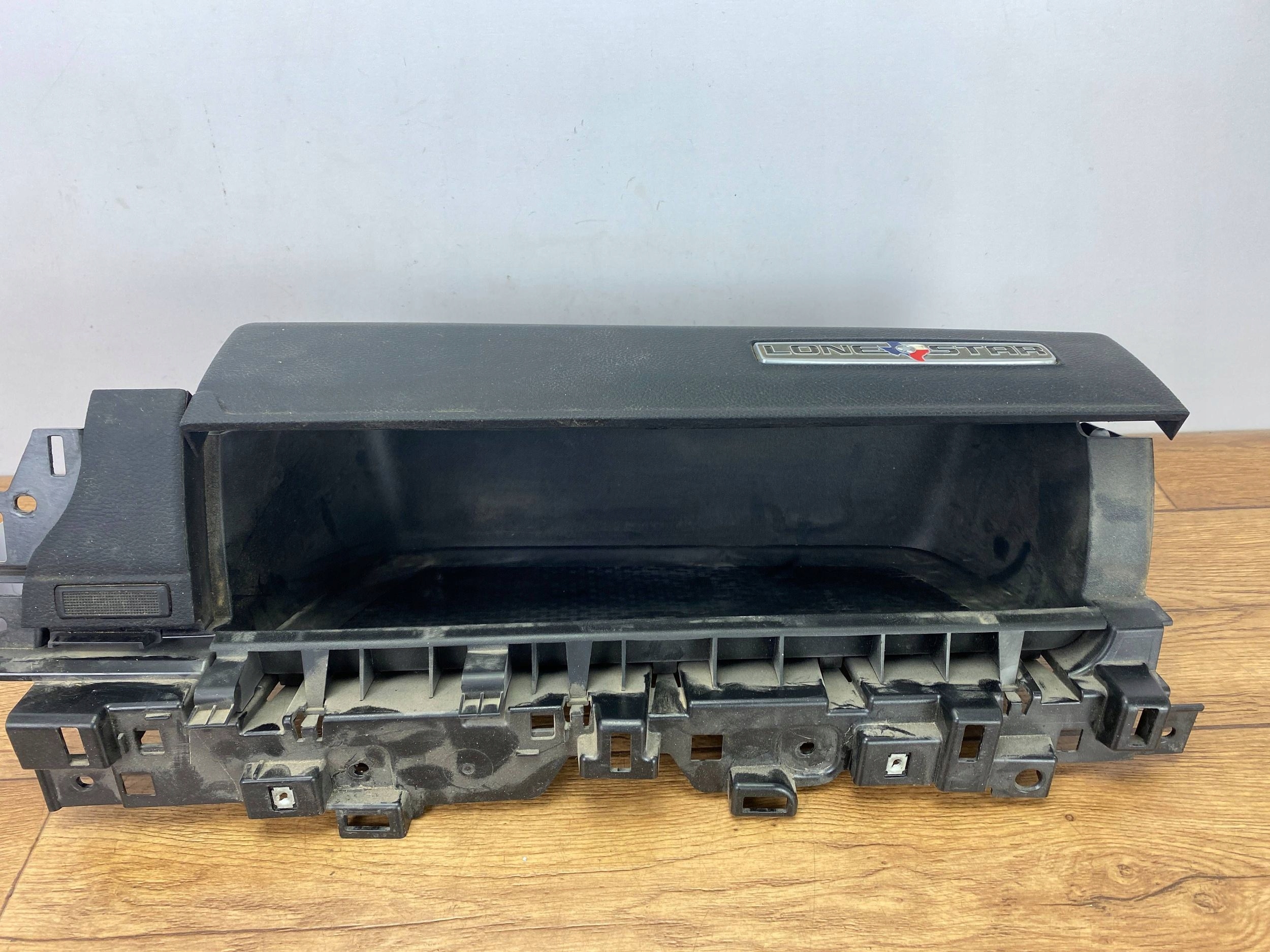 pretinac suvozača armature suvozača Dodge Ram 1500 2019+