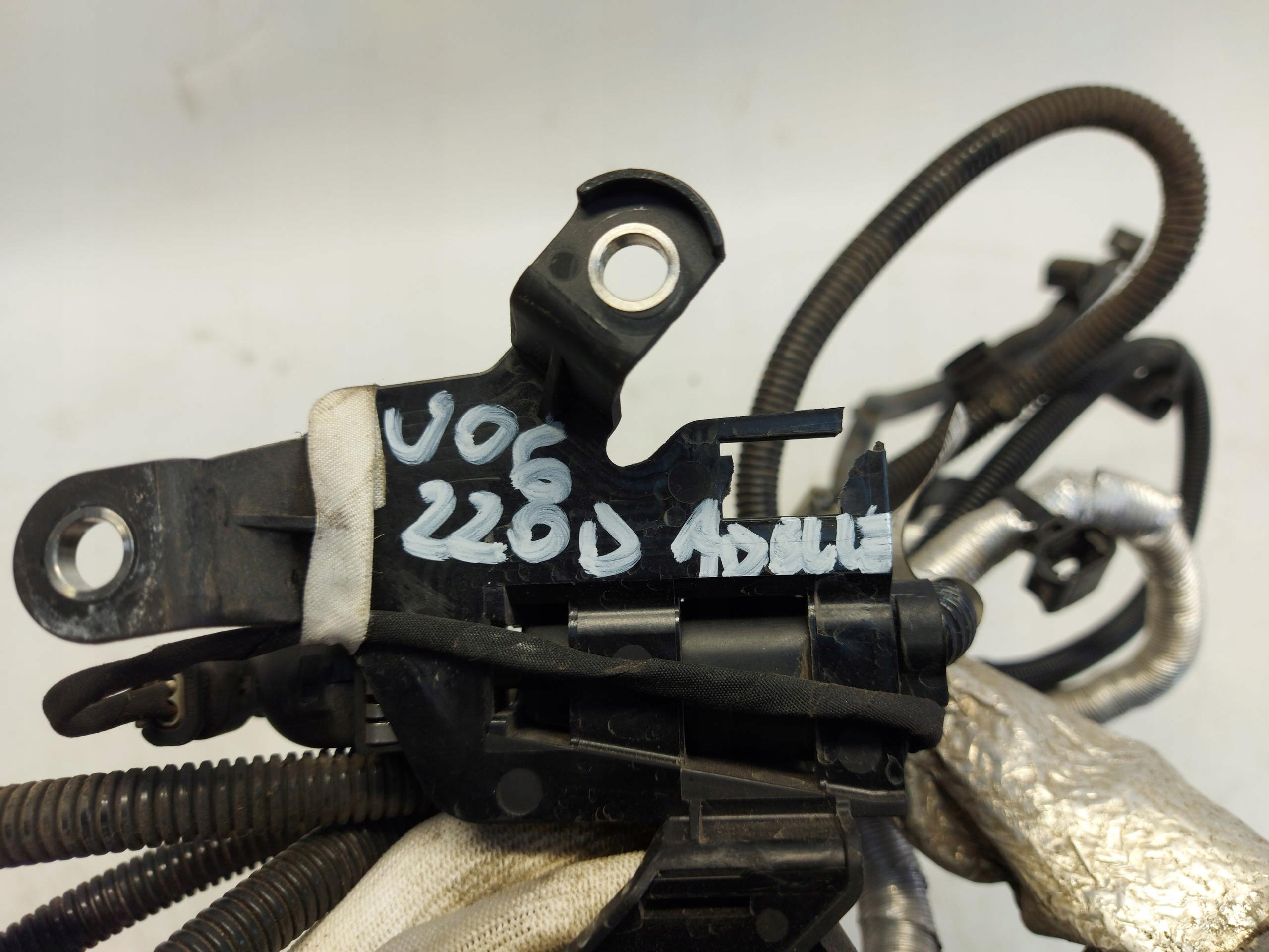 BMW U06 220d Schlauch Kabelbaum ADBLUE 9485180