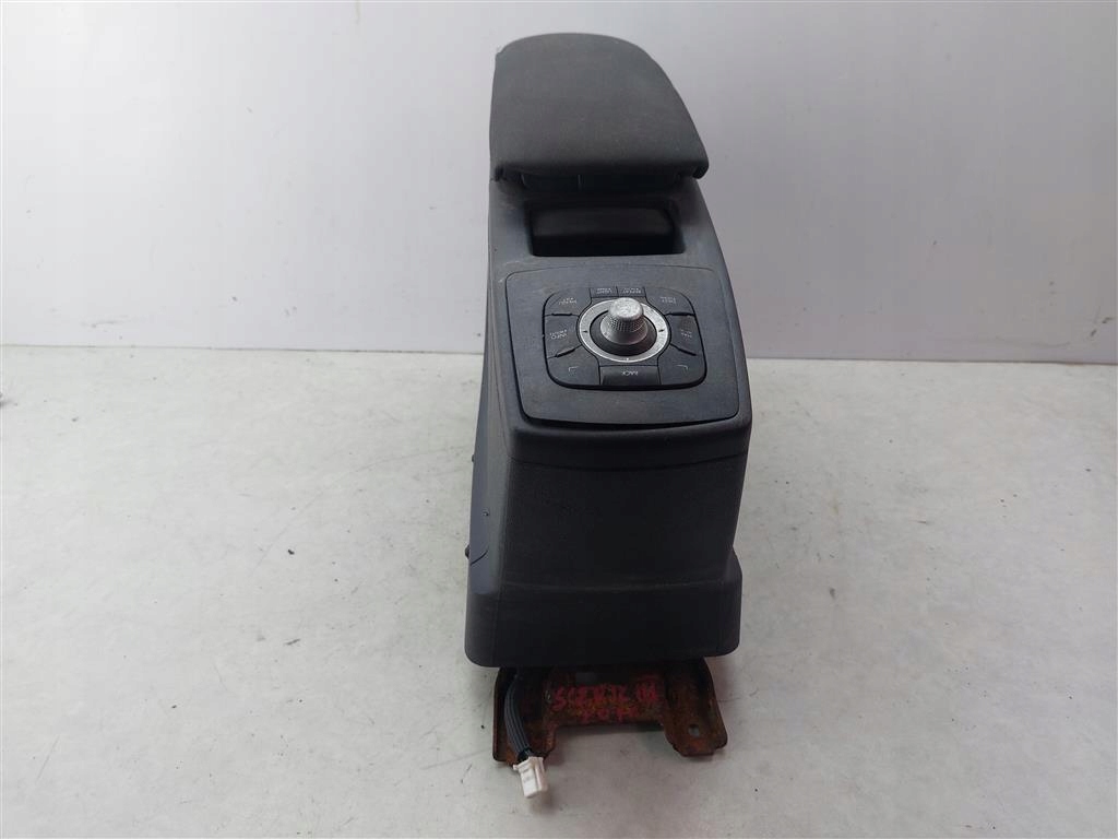 подлокотник тунель renault SCENIC III 2009-2013R