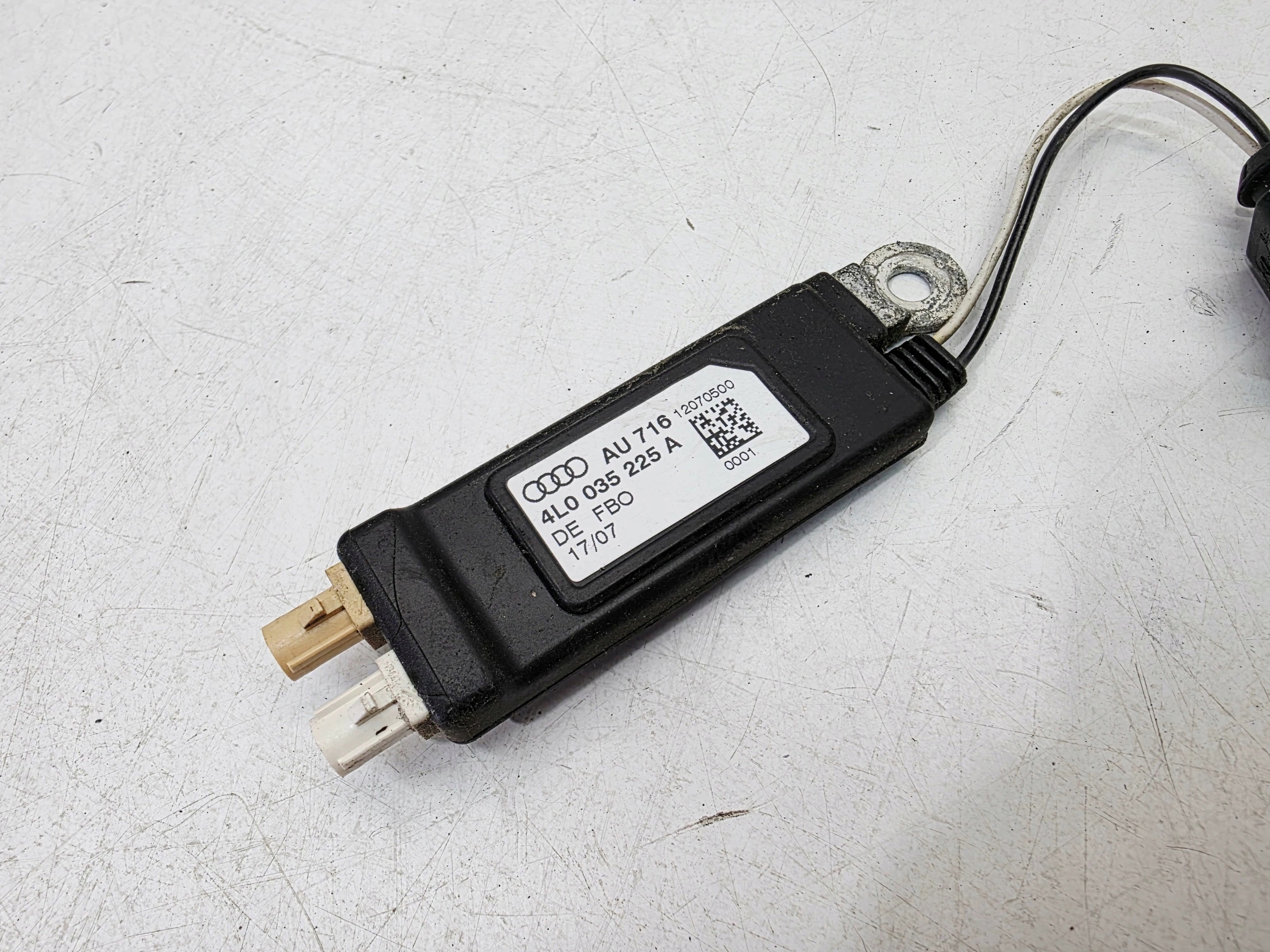 antenna amplifier AUDI Q7 4L 4L0035225A