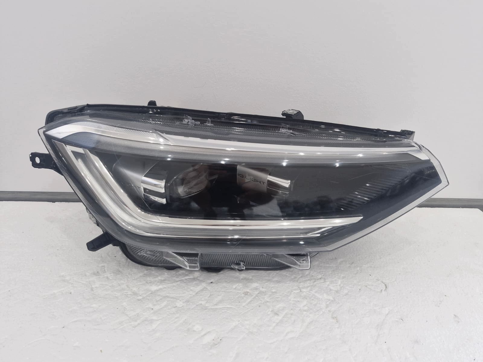 light right VW Taigo FULL LED IQ Light