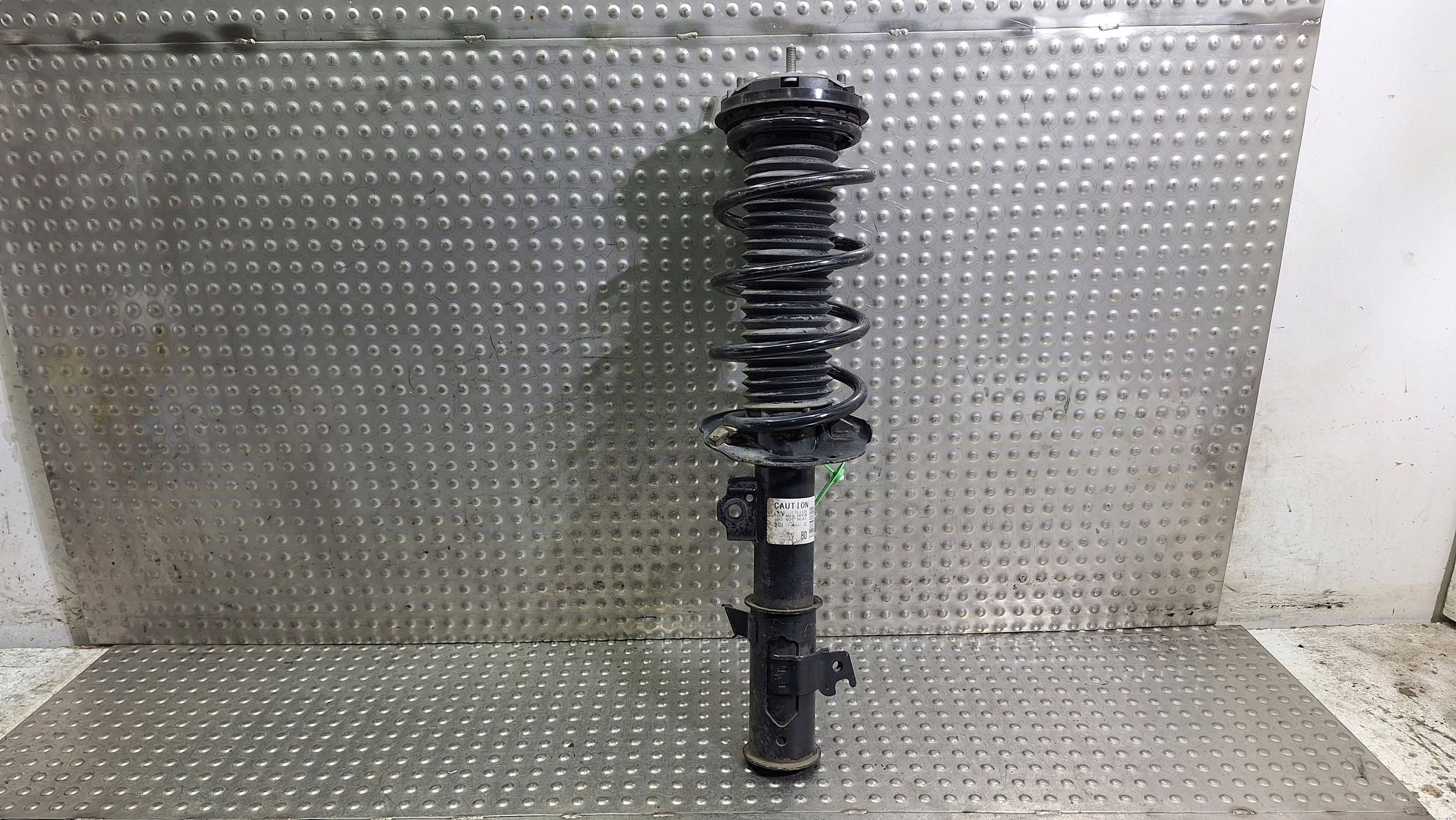 shock absorber left front L1TC-18K001-BD FORD PUMA MK2