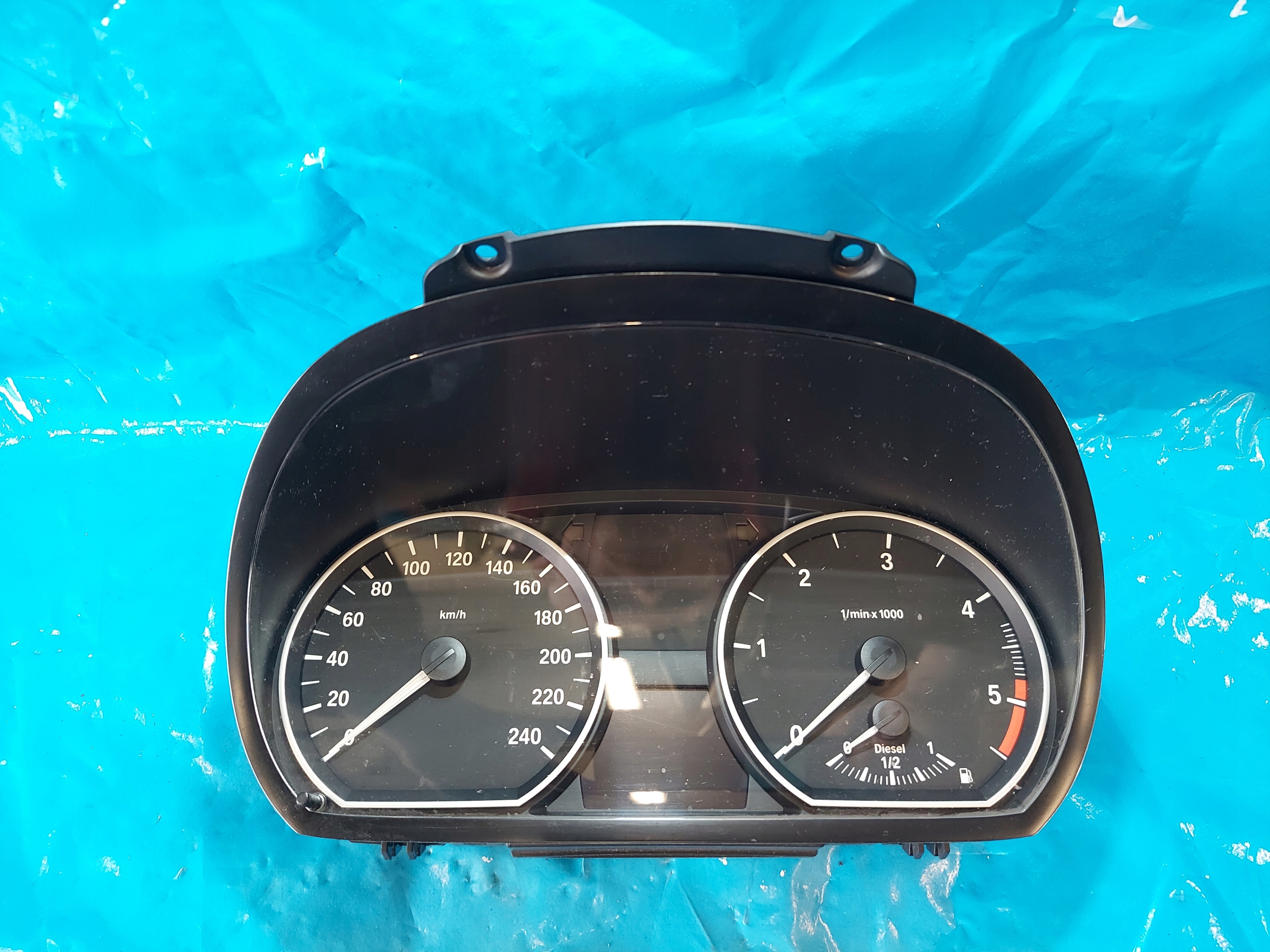 dials clock BMW 1 2.0 B 2010 R E87 924233101
