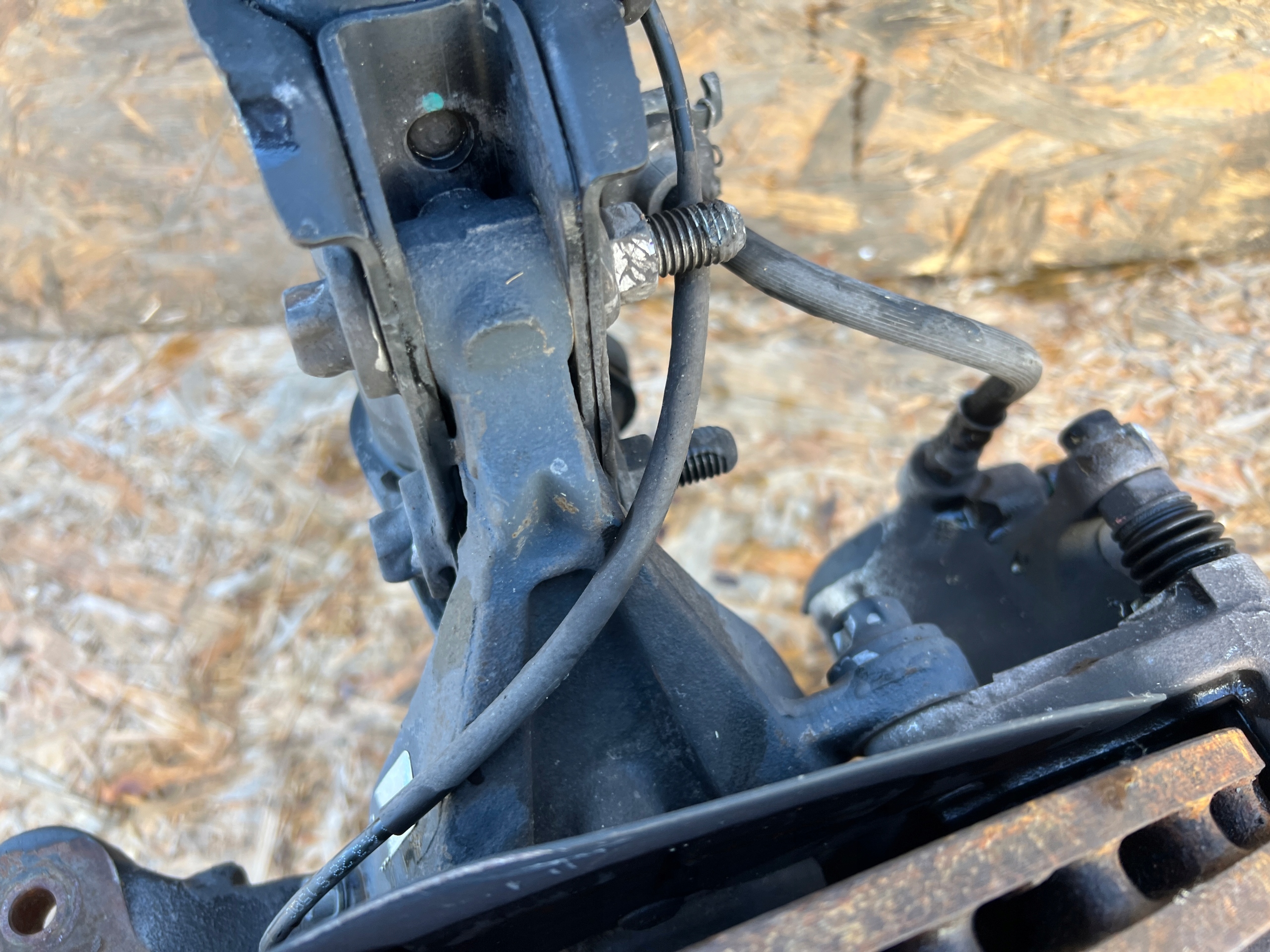 otoč tlumič pravý JEEP COMPASS II 68259676AB