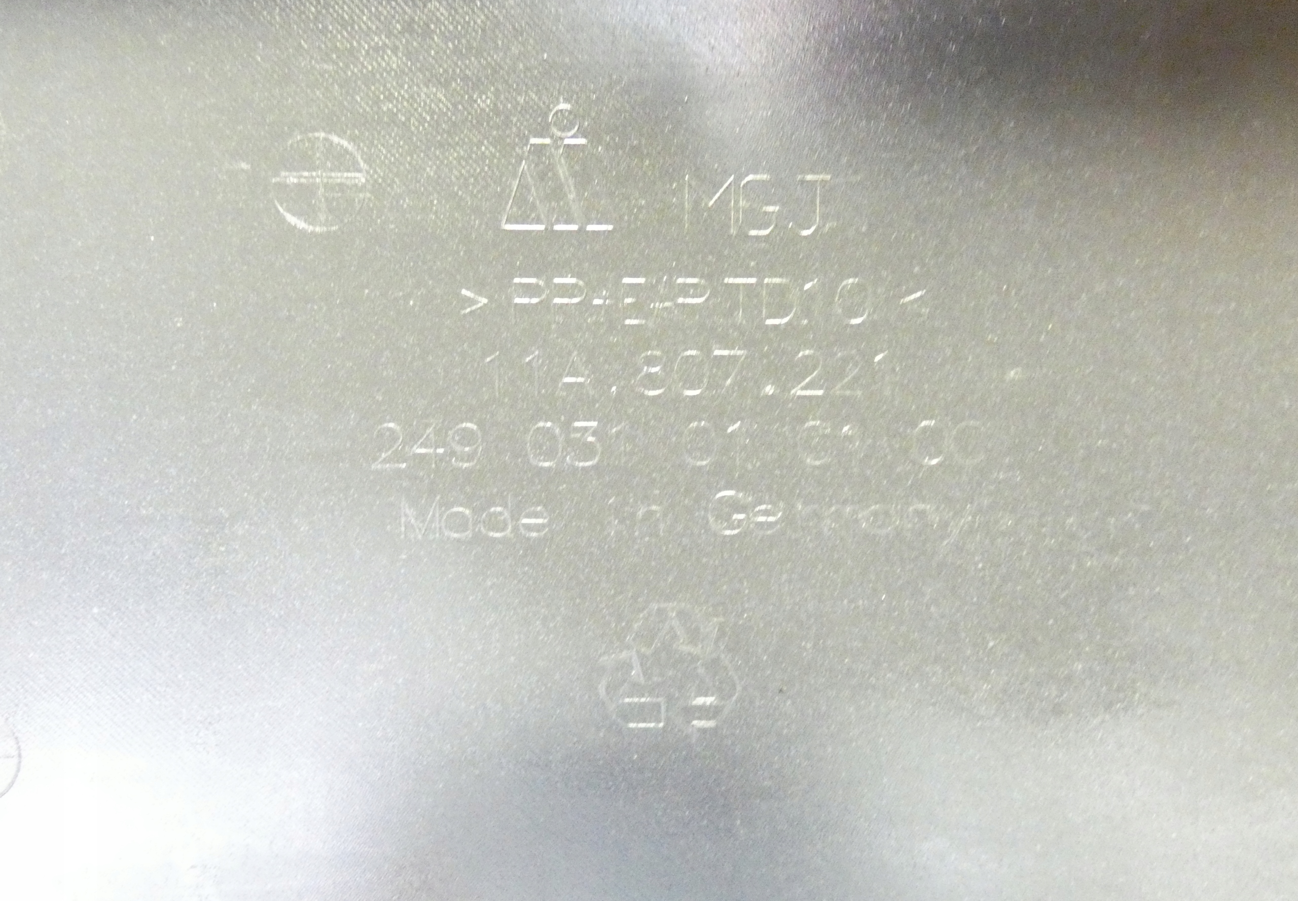 VW ID.4 ID4 11A807221 2020- below 4 PDC DRL bumper front front