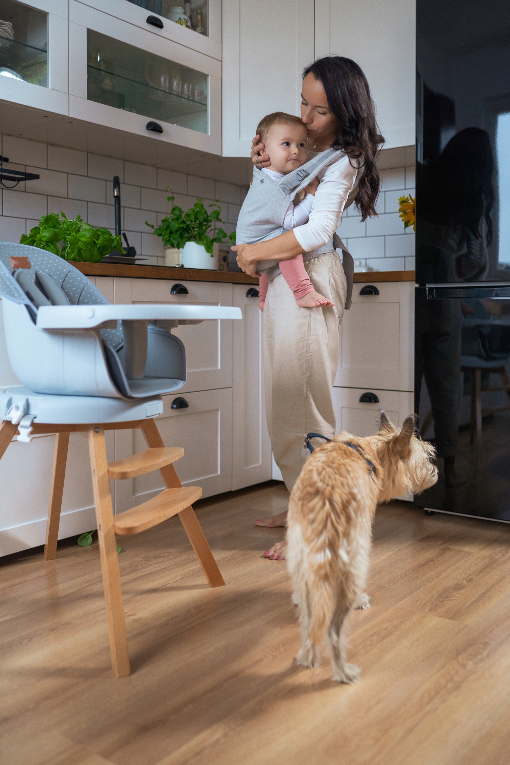 Nosidło ERGONOMICZNE Nosidełko do 20kg KAPTUR przód tył MoMi hipoalergiczne Kod producenta NOSI00004