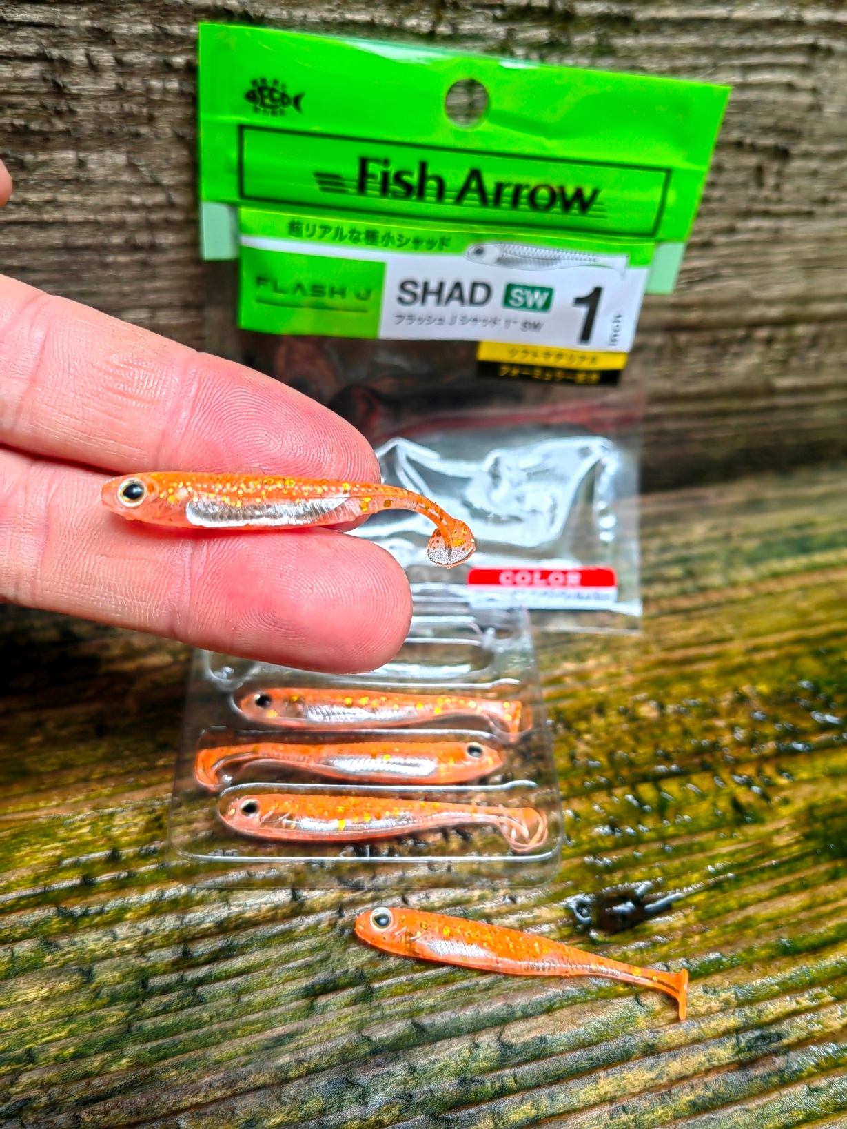 Imitacja narybku KOPYTO Fish Arrow SW 4,5 cm killer na okonie #121 GLOW