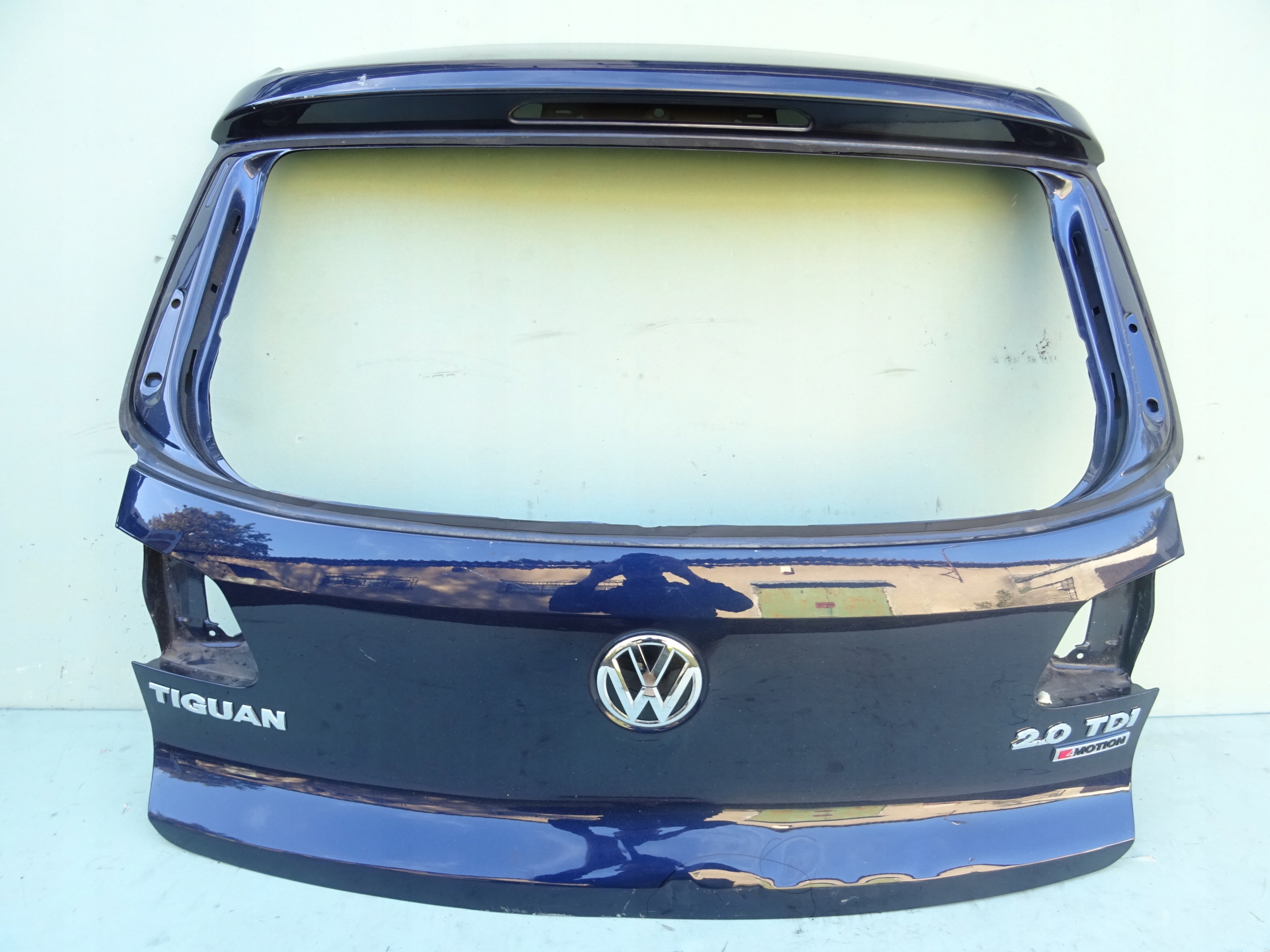 КРЫШКА БАГАЖНИКА VW TIGUAN In0