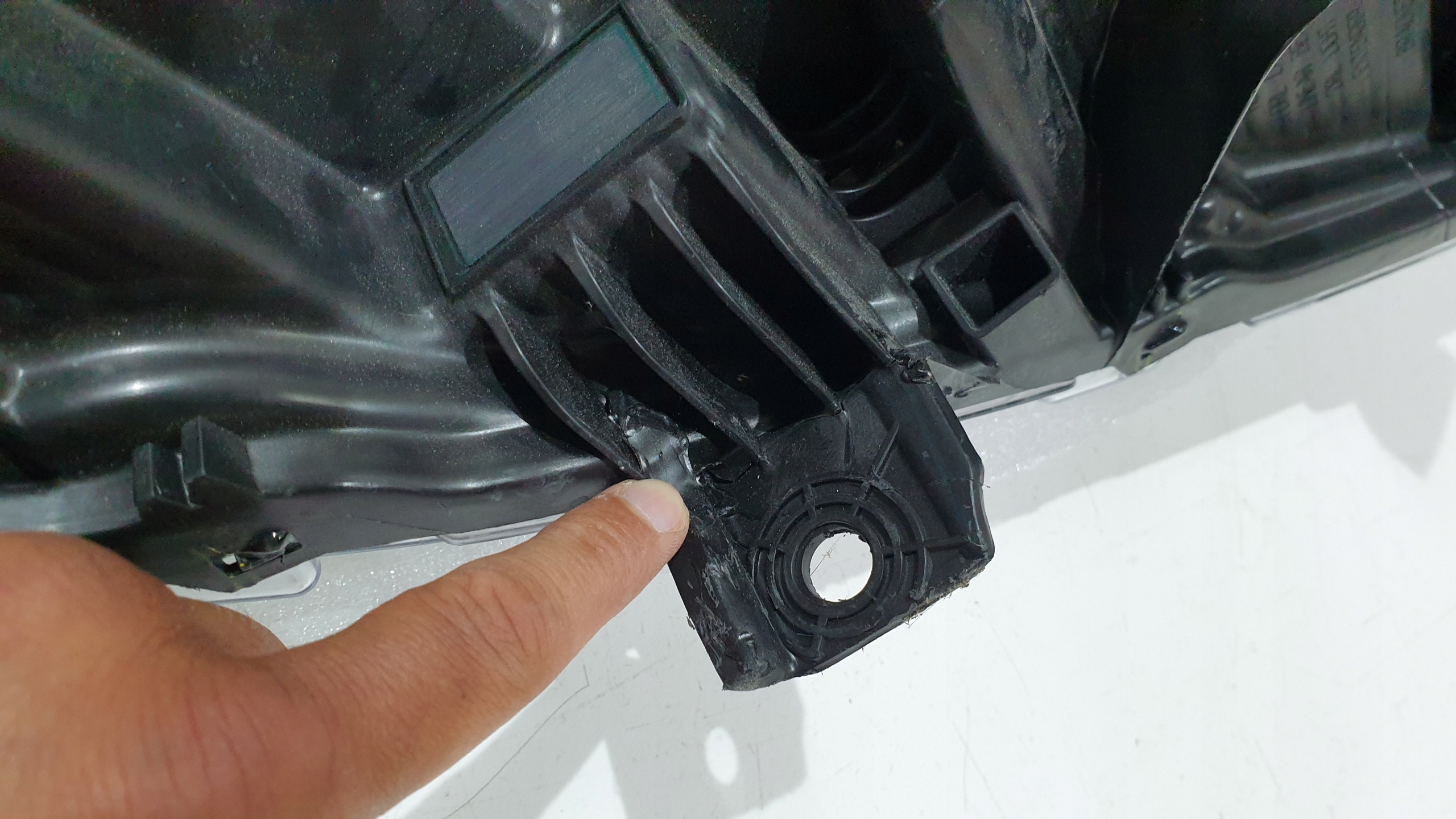 LAMPA LEWA FULL LED FORD MUSTANG MACH-E LJ8B-13E015-EE Numer katalogowy oryginału LJ8B-13E015-EE