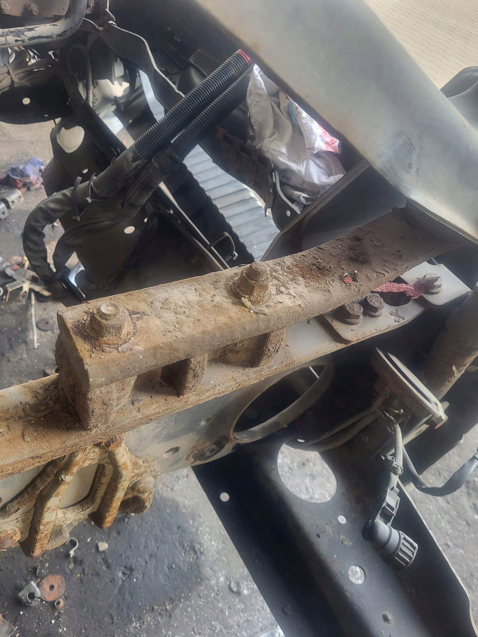 Mercedes Atego пружина кабіни 9703172185