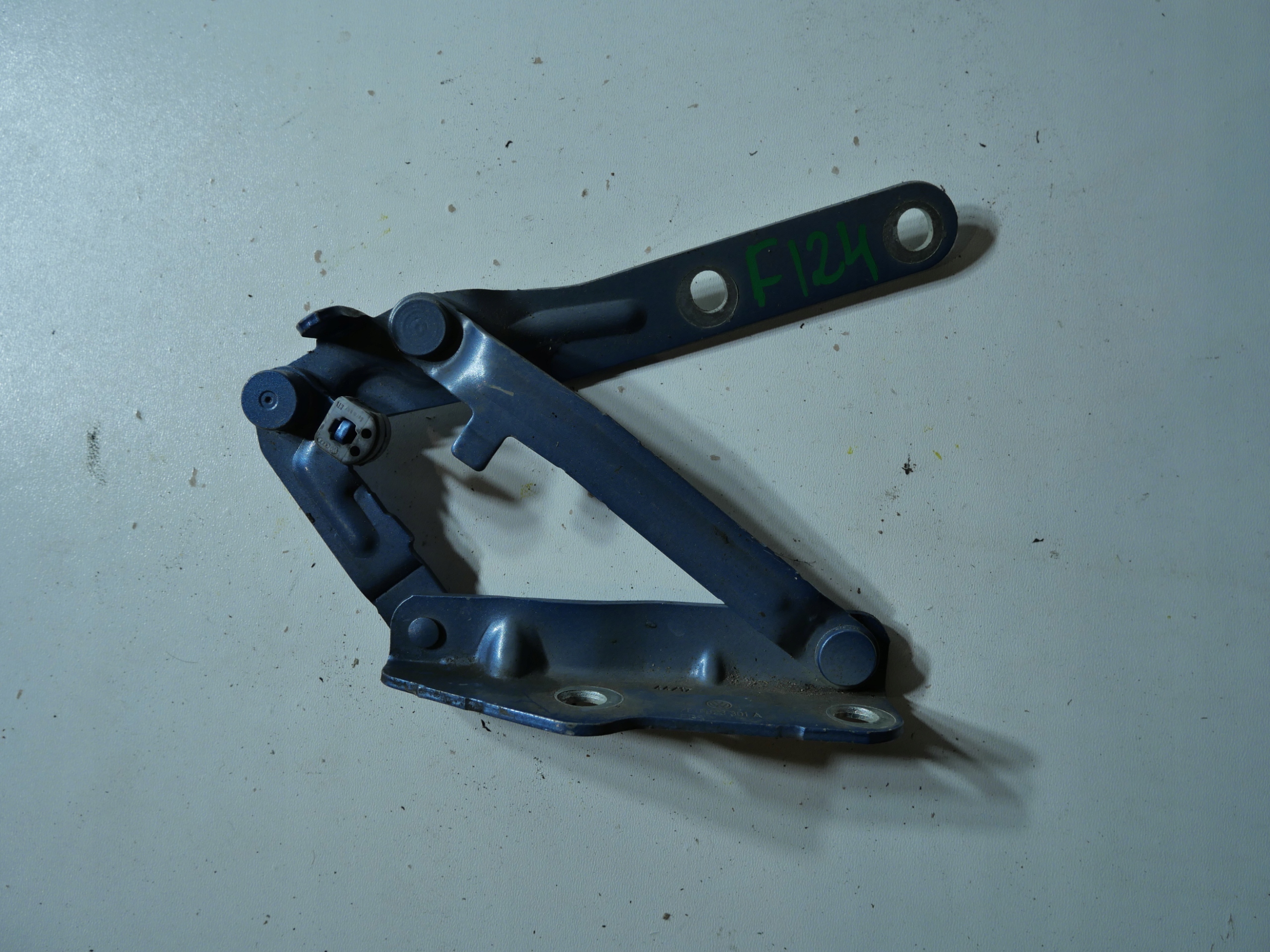 hinge bonnets POKRYWY left VW T6 7E0823301A