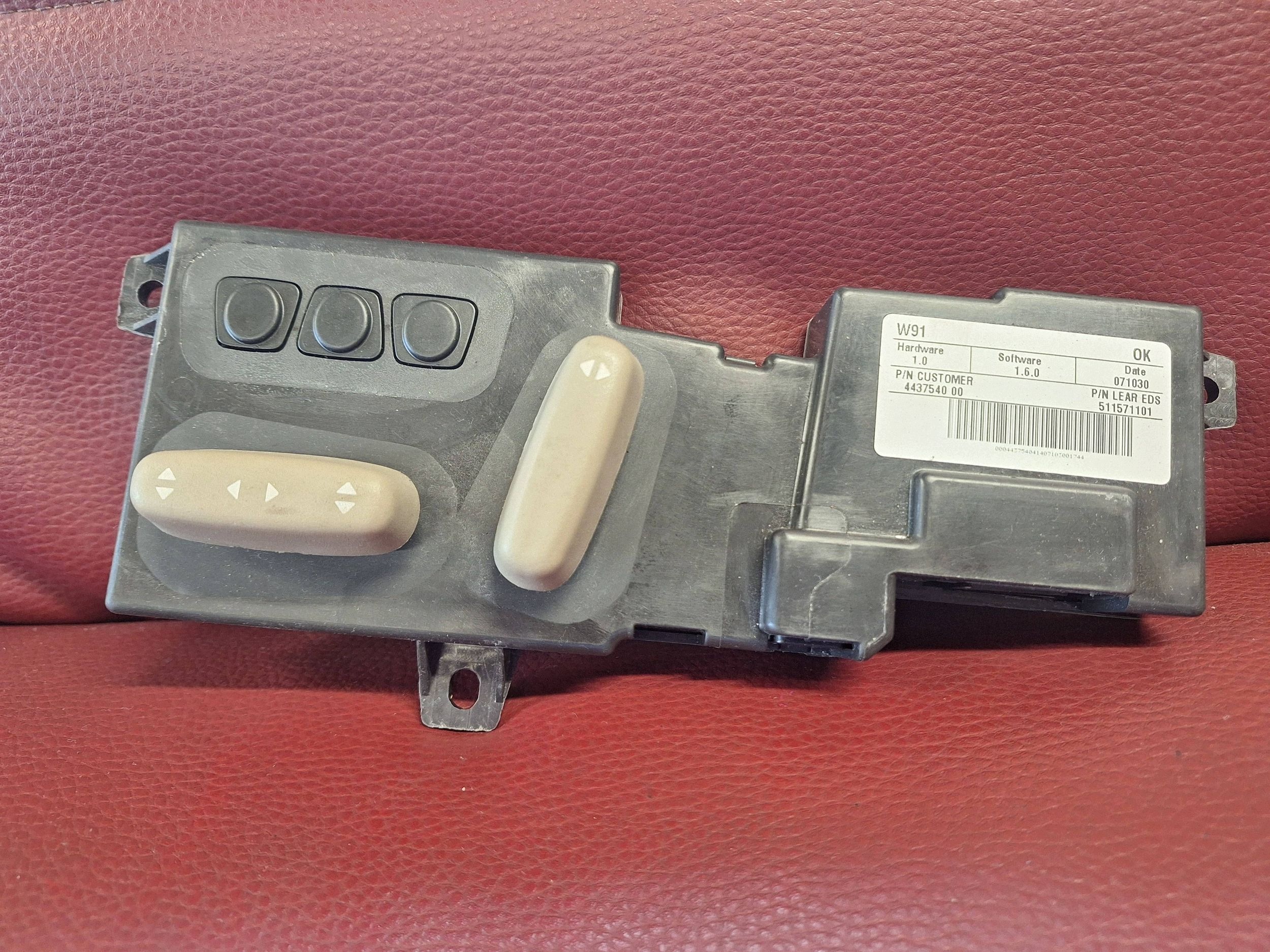 running board controls seat front side left Renault Laguna III 511571101