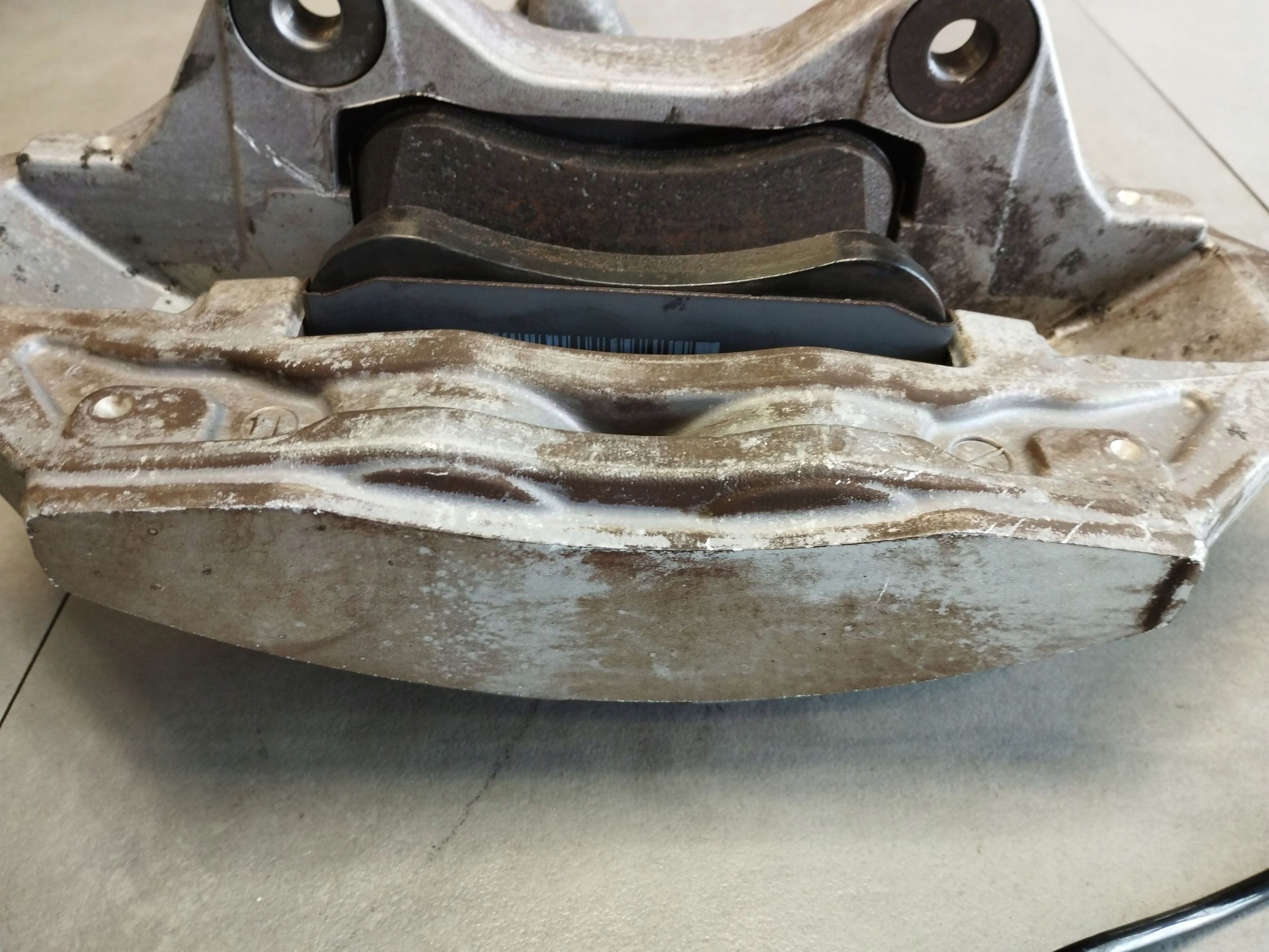 Mercedes-Benz S W222 2014 caliper right front A2224214698