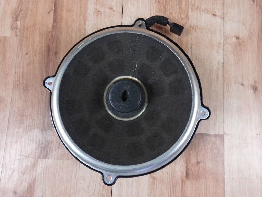 GS1F66960 - Mazda 3 BL динамік сабвуфер задній BOSE GS1F 66 960