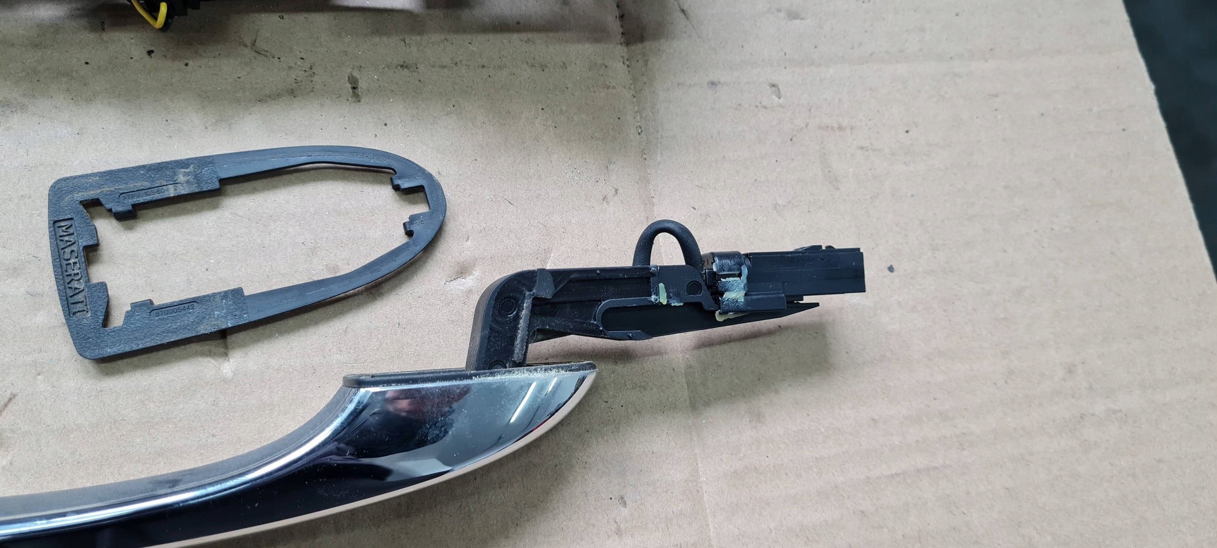 Maserati Quattroporte VI handle door left left front front CHROM