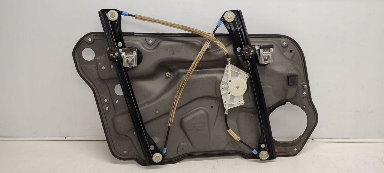 window regulator right front VW Golf IV 1,6 FSI