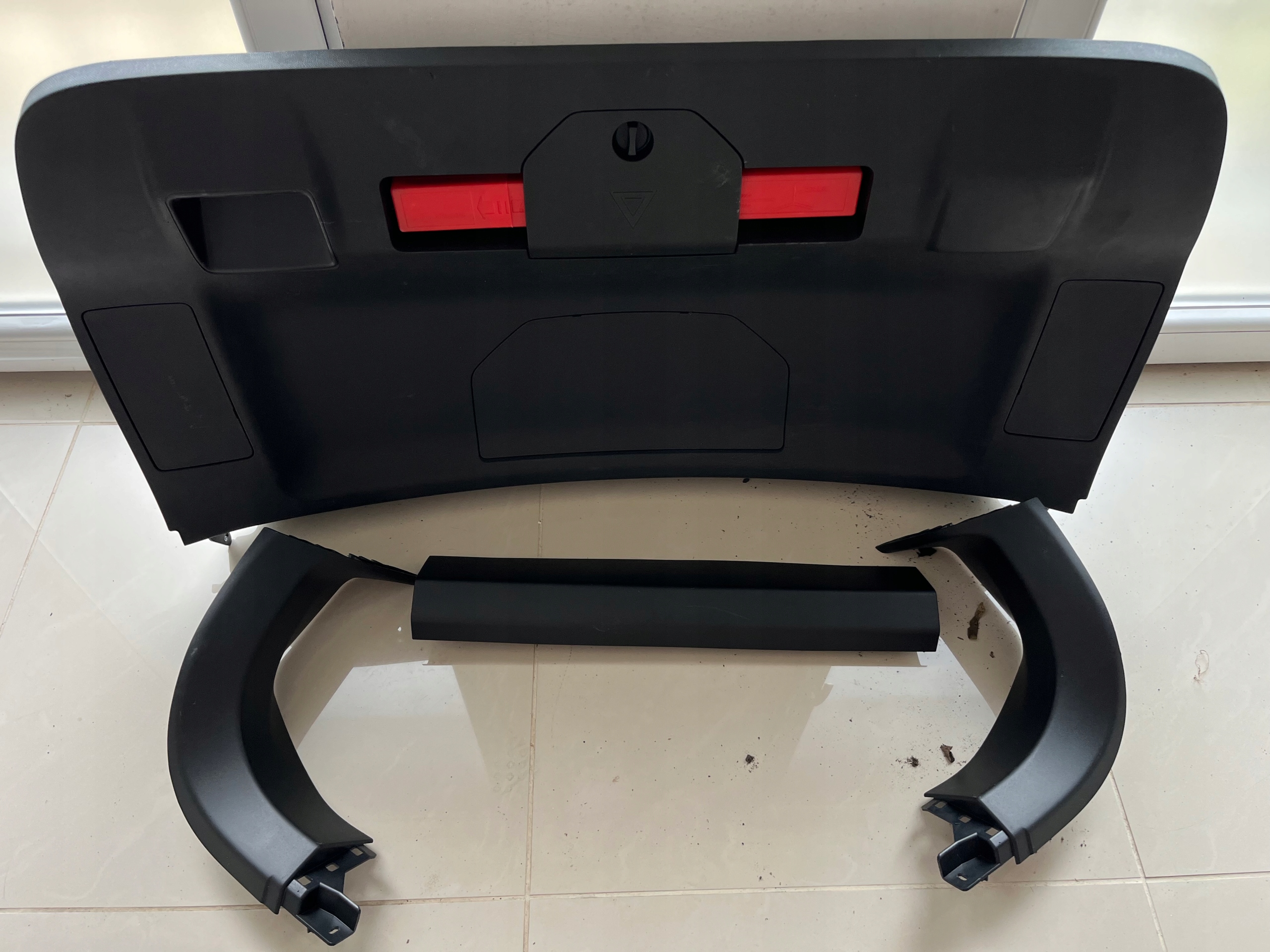 TAPICERKA BOCZEK OSŁONA KLAPY TYŁ - PEUGEOT 5008 II 17-23