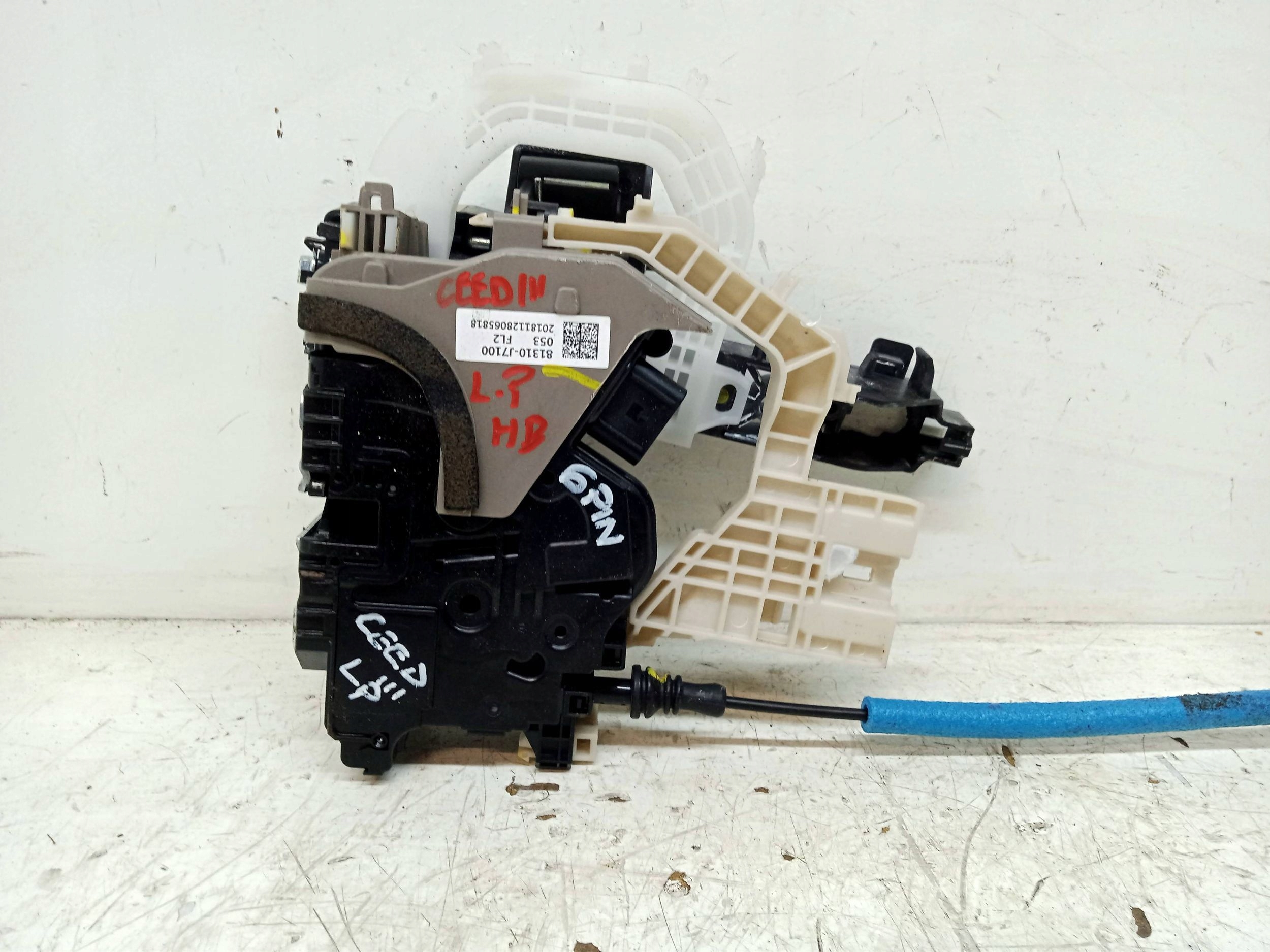 KIA CEED III lock door left front front 81310-J7100 6-PIN 2018