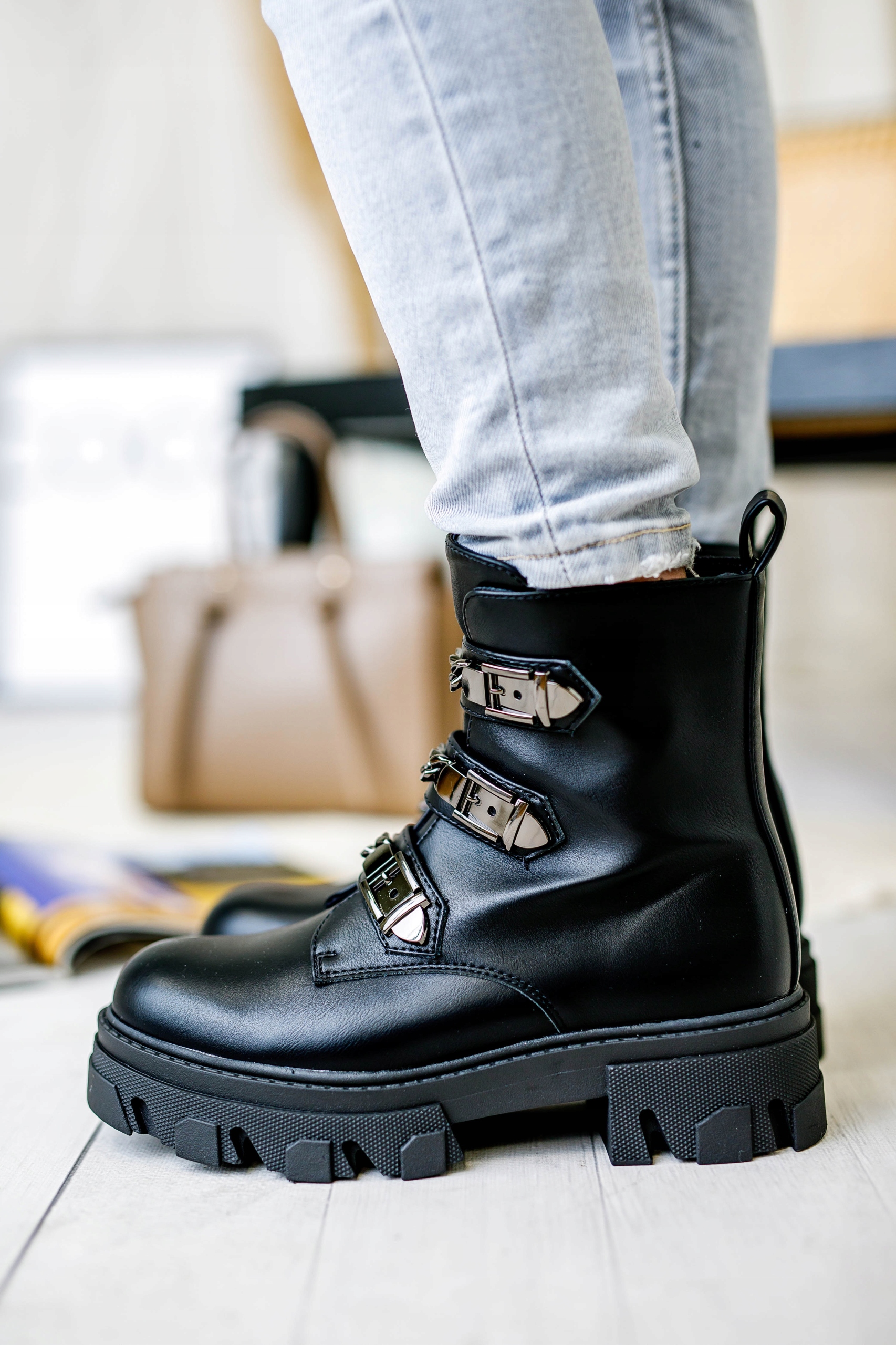 Botki zimowe TRAPERY damskie WORKERY czarne (39) Model MD7362-1_BLACK