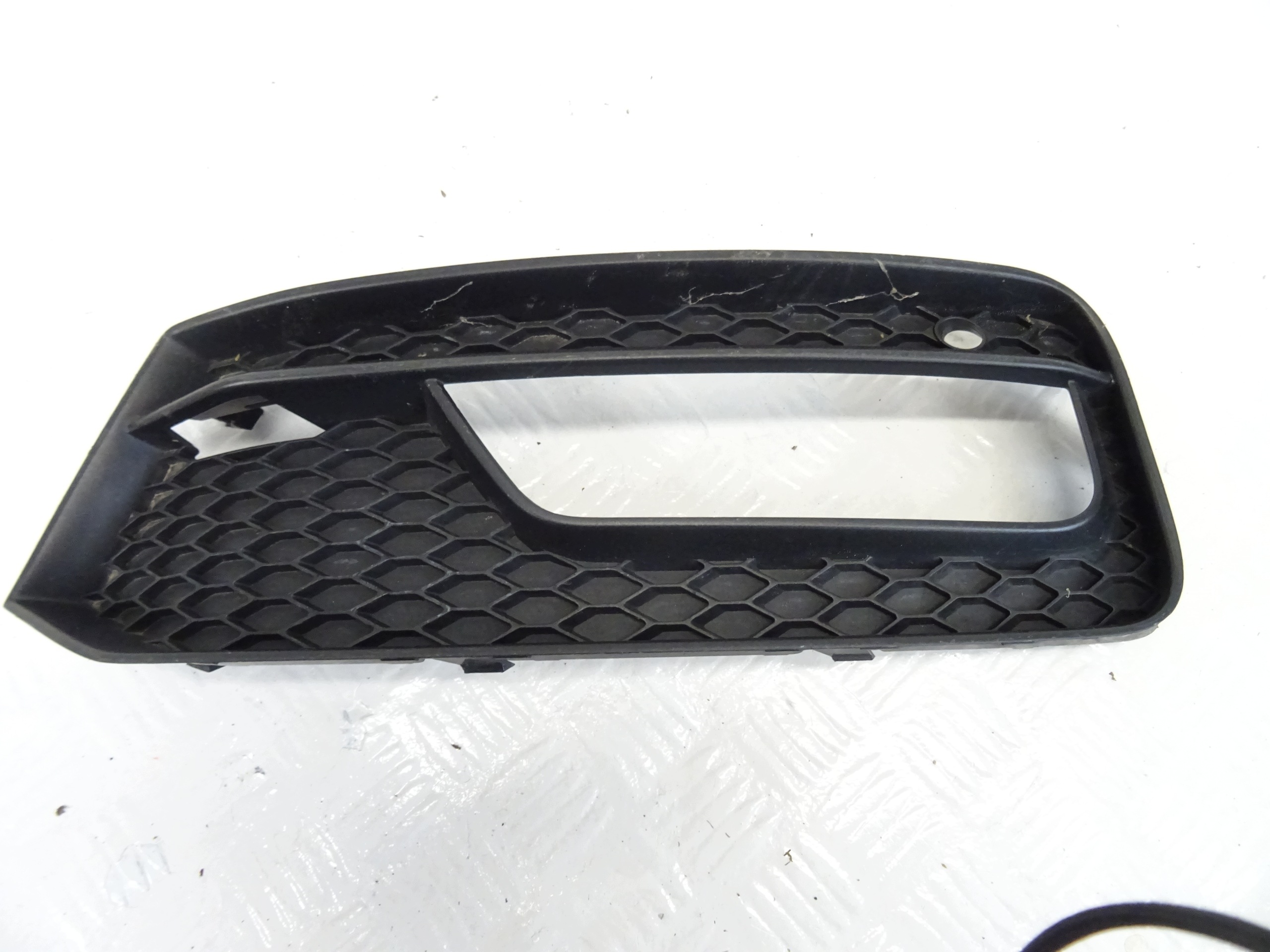 grid of a bumper left front AUDI A1 S-LINE LIFT 8XA807681C