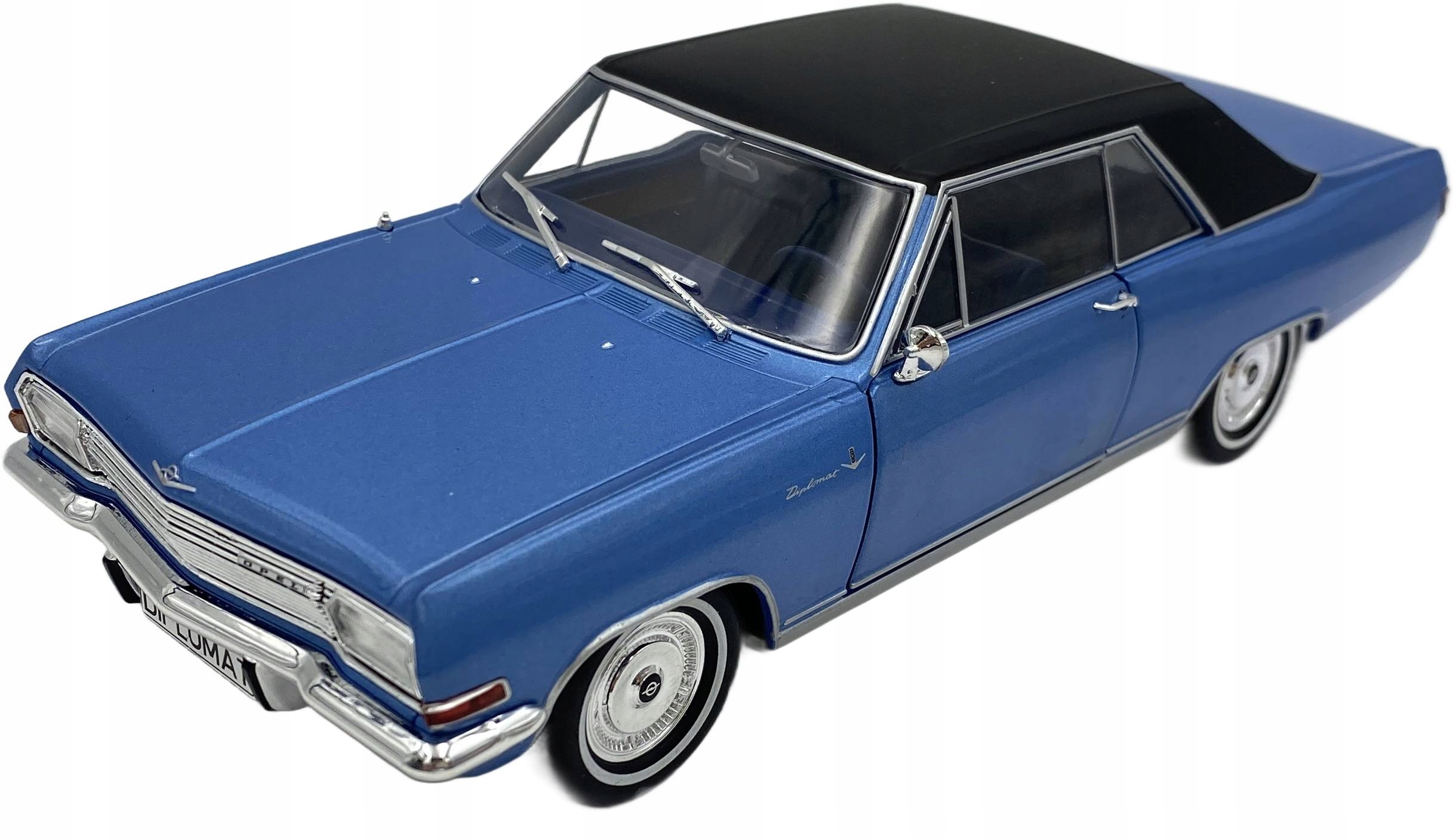 Opel Diplomat V8 Coupe model Metal 124137 WhiteBox 1:24 modrý