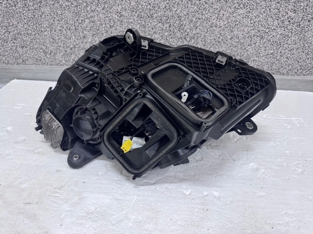 light right Mercedes C Klasa W205 LIFT Multibeam Led Full Led